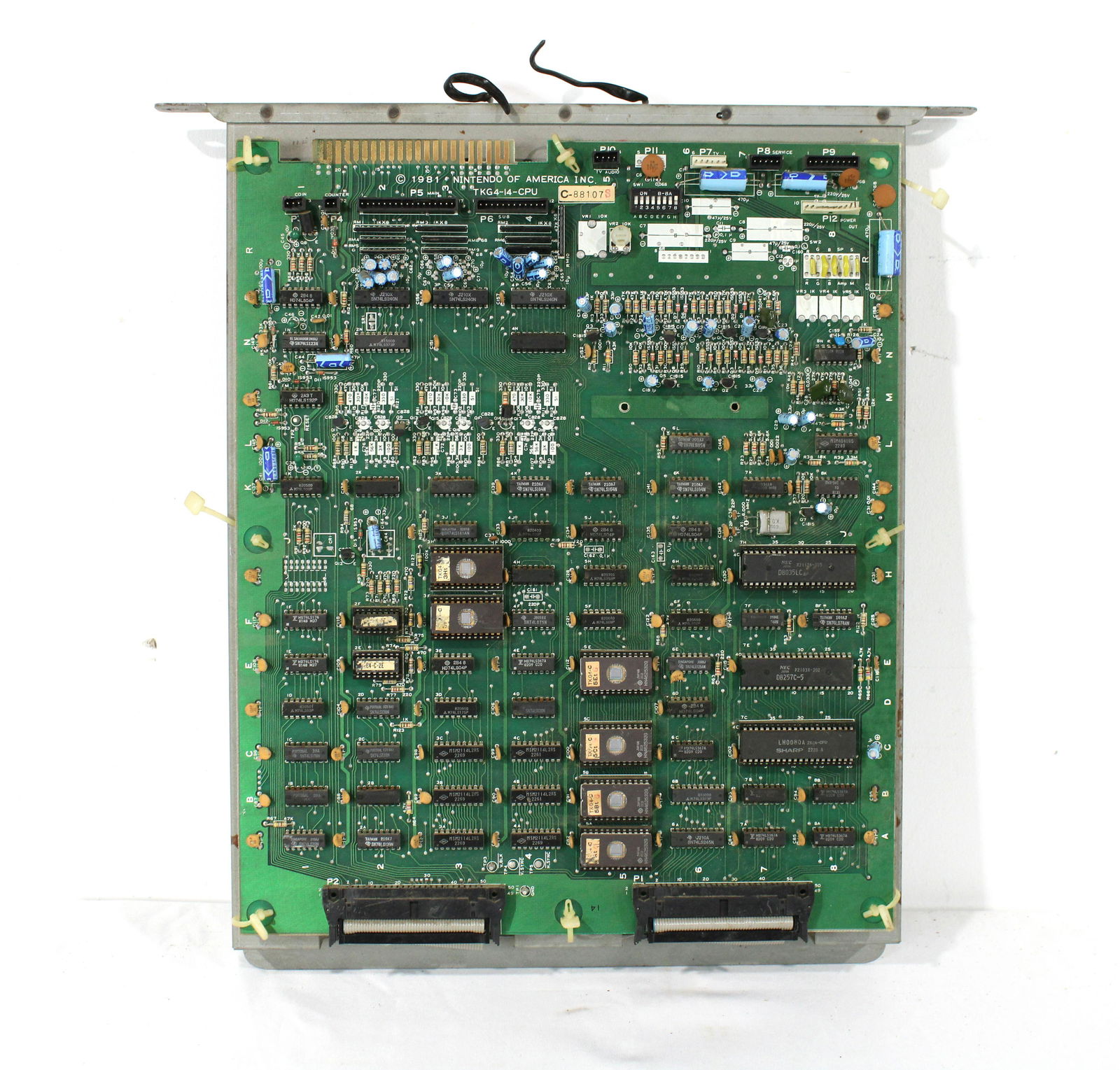 Nintendo Donkey Kong Arcade Game Board (1 of 3)