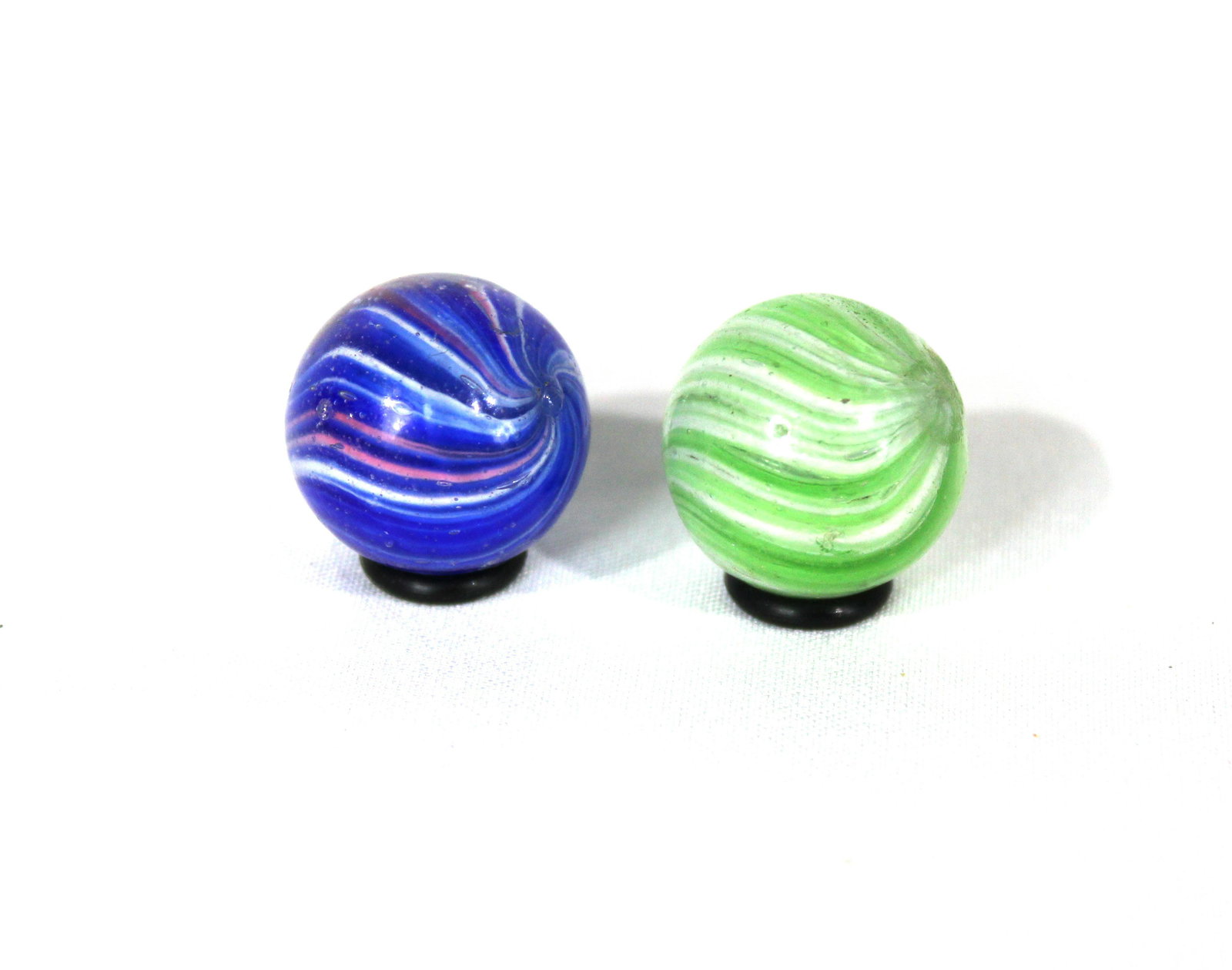 Lot of Two Antique Handmade German Onionskin Marbles (1 of 3)