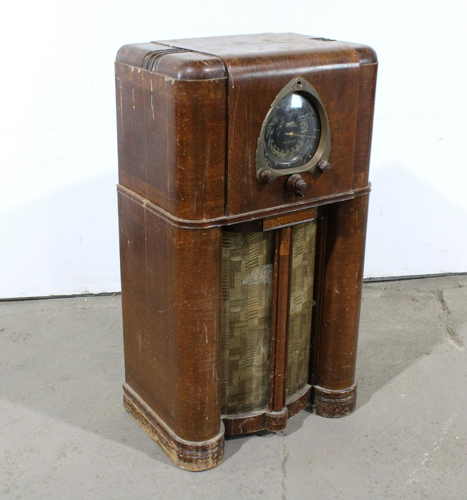 Zenith Wooden Floor Radio: Zenith Wooden Floor Radio. Untested, sold as-is. This item requires third party shipping or pickup arrangements to be made. Dimensions: 43.5 x 24 x 18