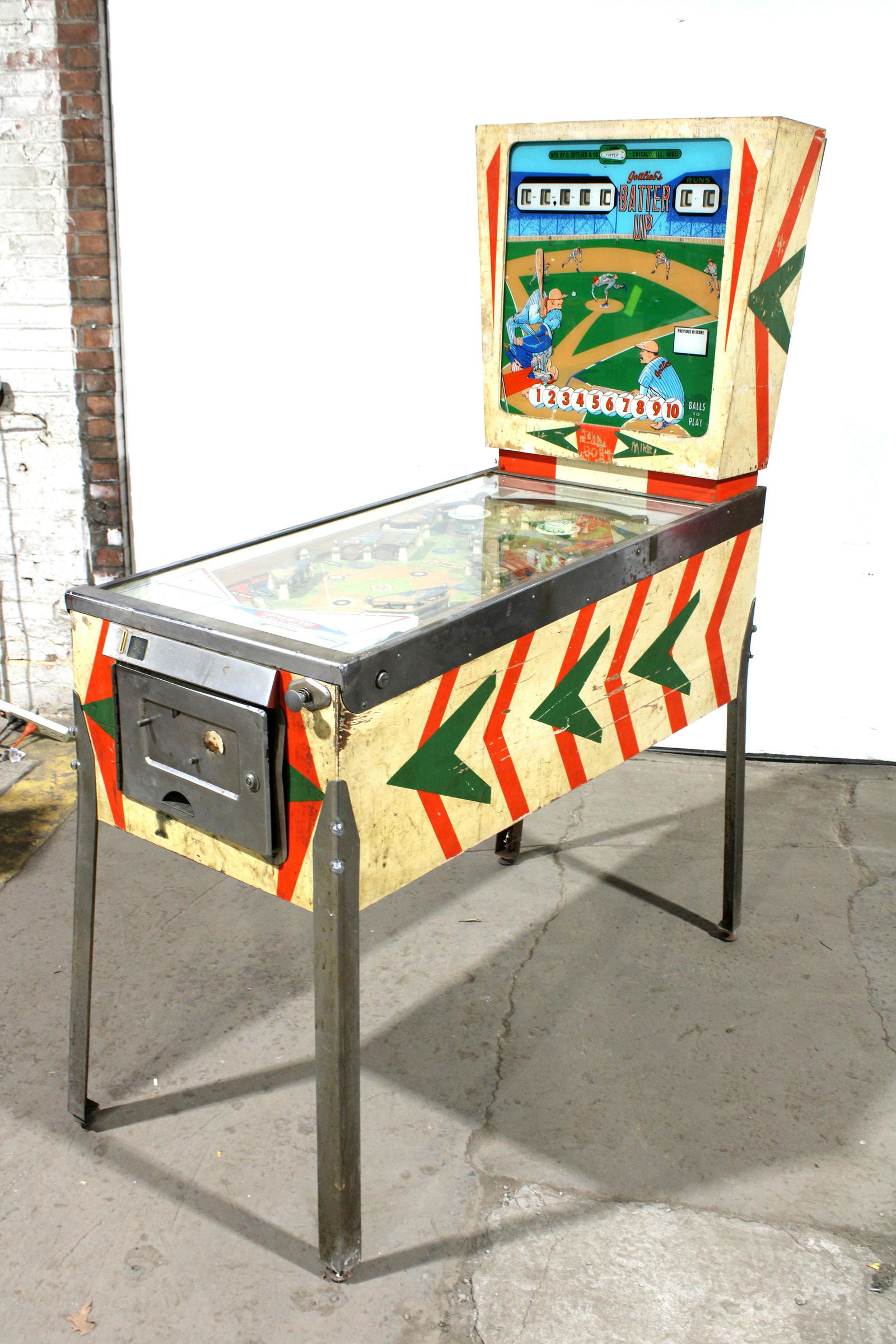 Gottlieb Batter Up Wedgehead Pinball Machine (1 of 10)