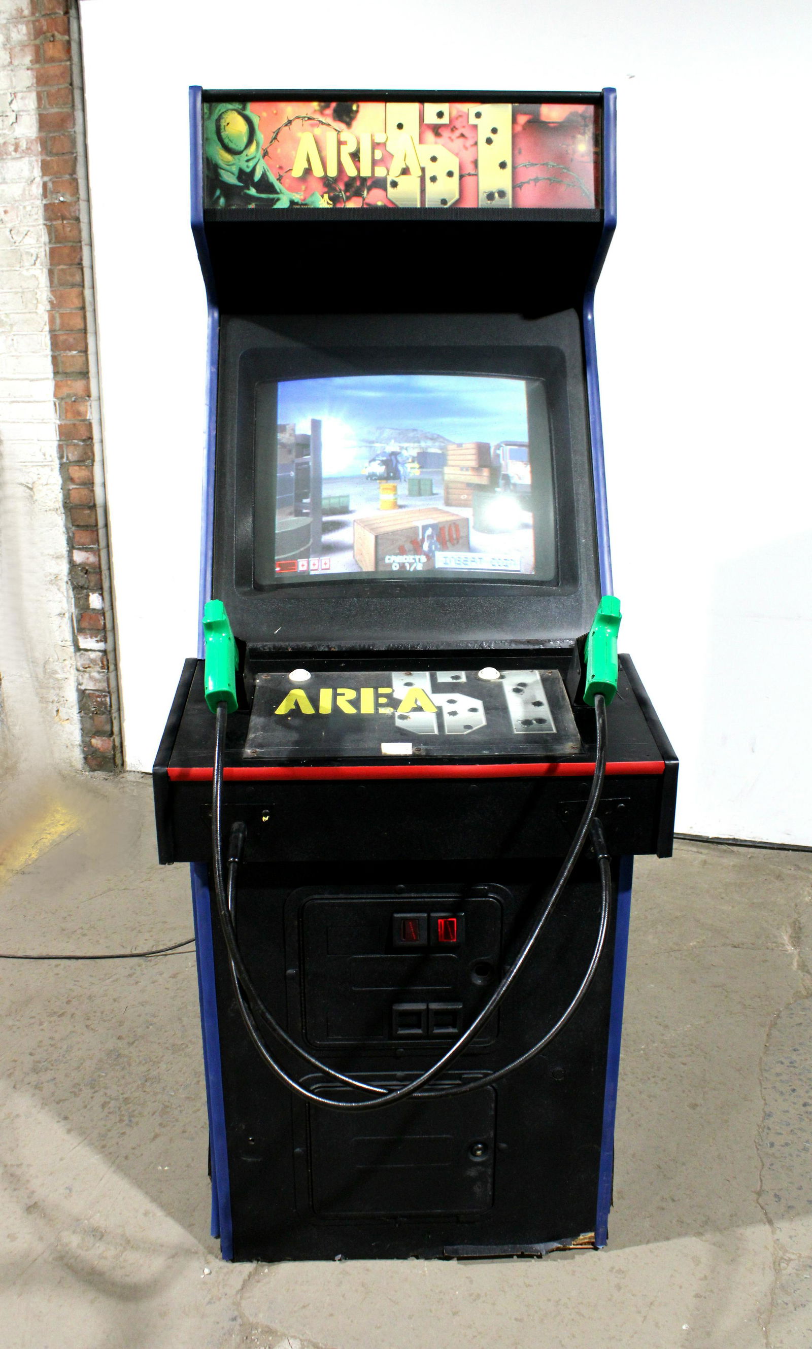 Area 51 Arcade Game (1 of 5)