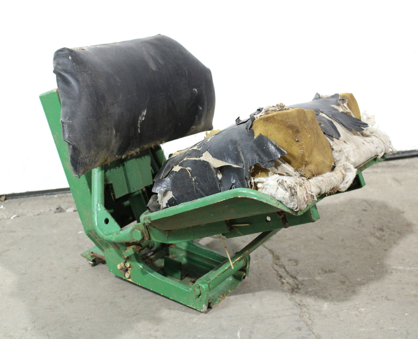 John Deere Tractor Seat (1 of 2)