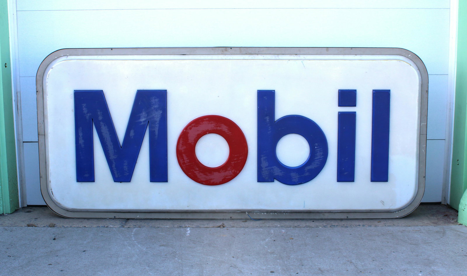 8FT Mobil Gas Station Light Up Sign (1 of 3)