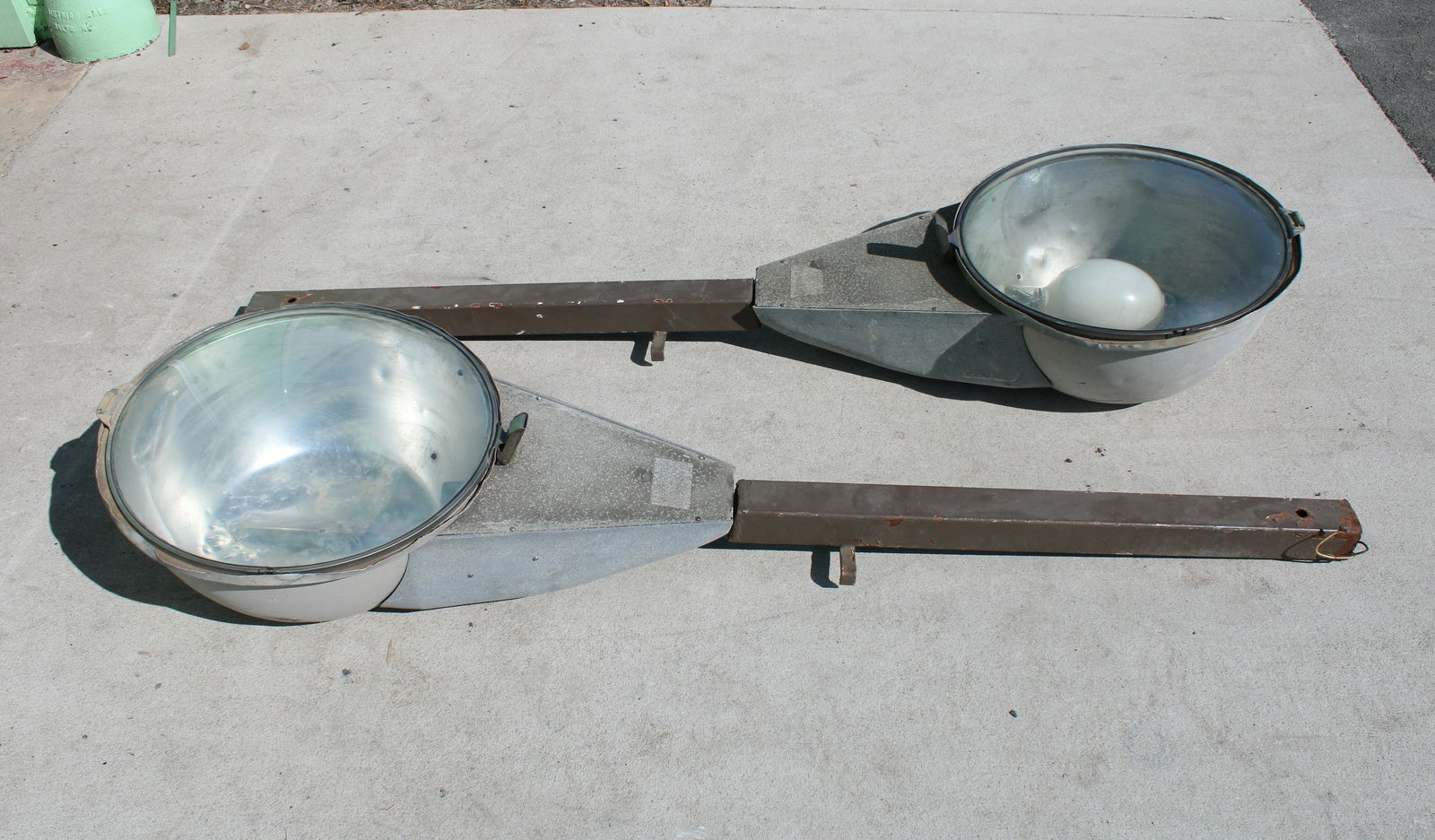 Lollipop Gas Station Lights: Lollipop Gas Station Lights. This item requires third party shipping or pickup arrangements to be made. Dimensions: 14 x 26 x 80