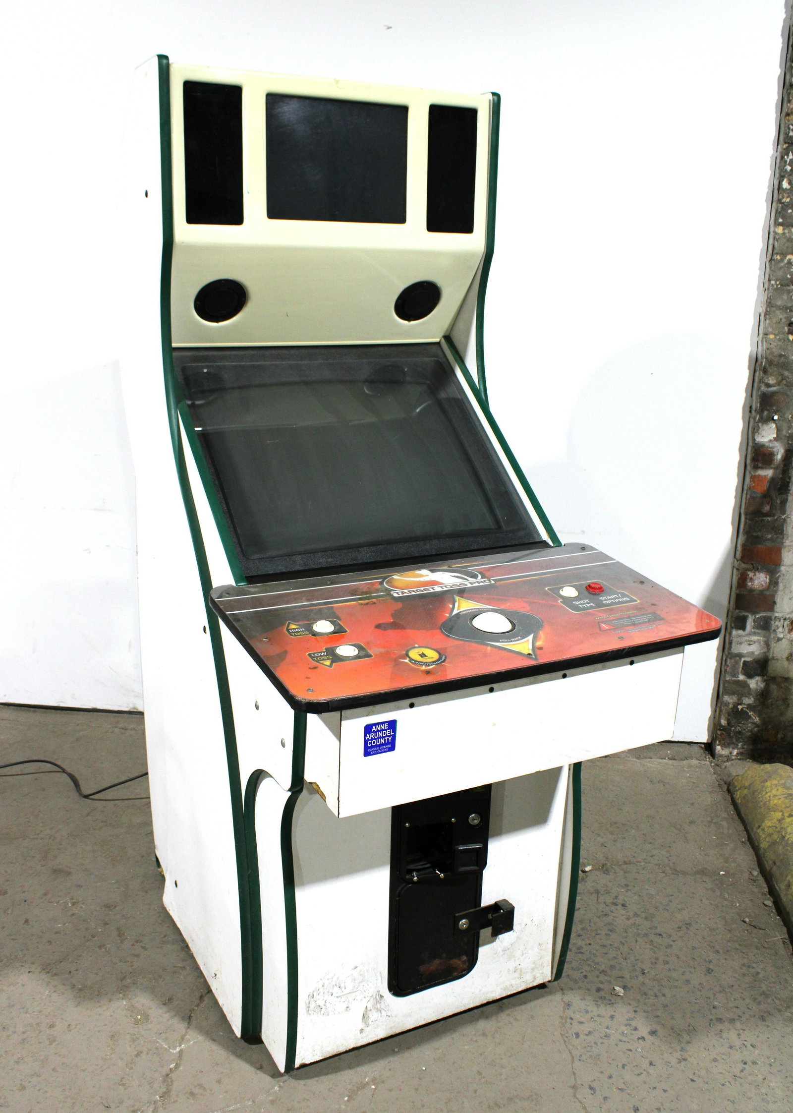 Target Toss Pro Arcade Game (1 of 2)