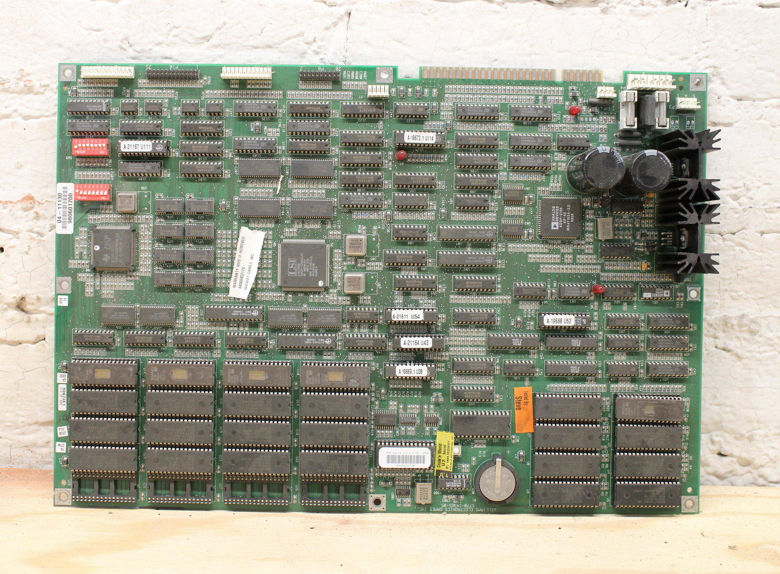 Midway Cruisin' World Arcade Game Board (1 of 2)