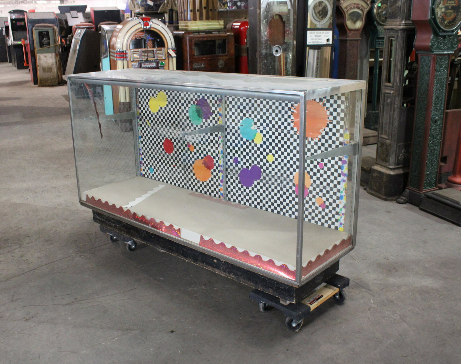 Glass Store Display Case (1 of 2)