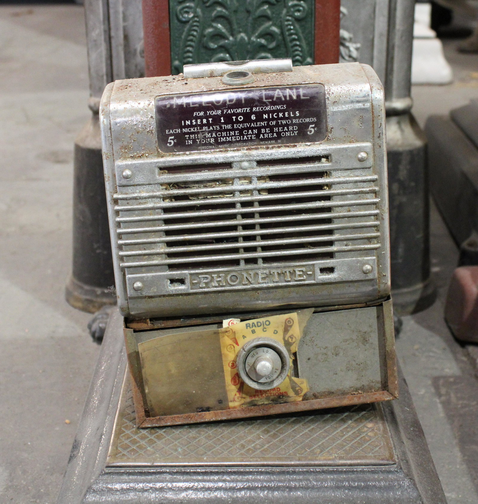 Melody Lane Coin Operated Wallbox (1 of 5)