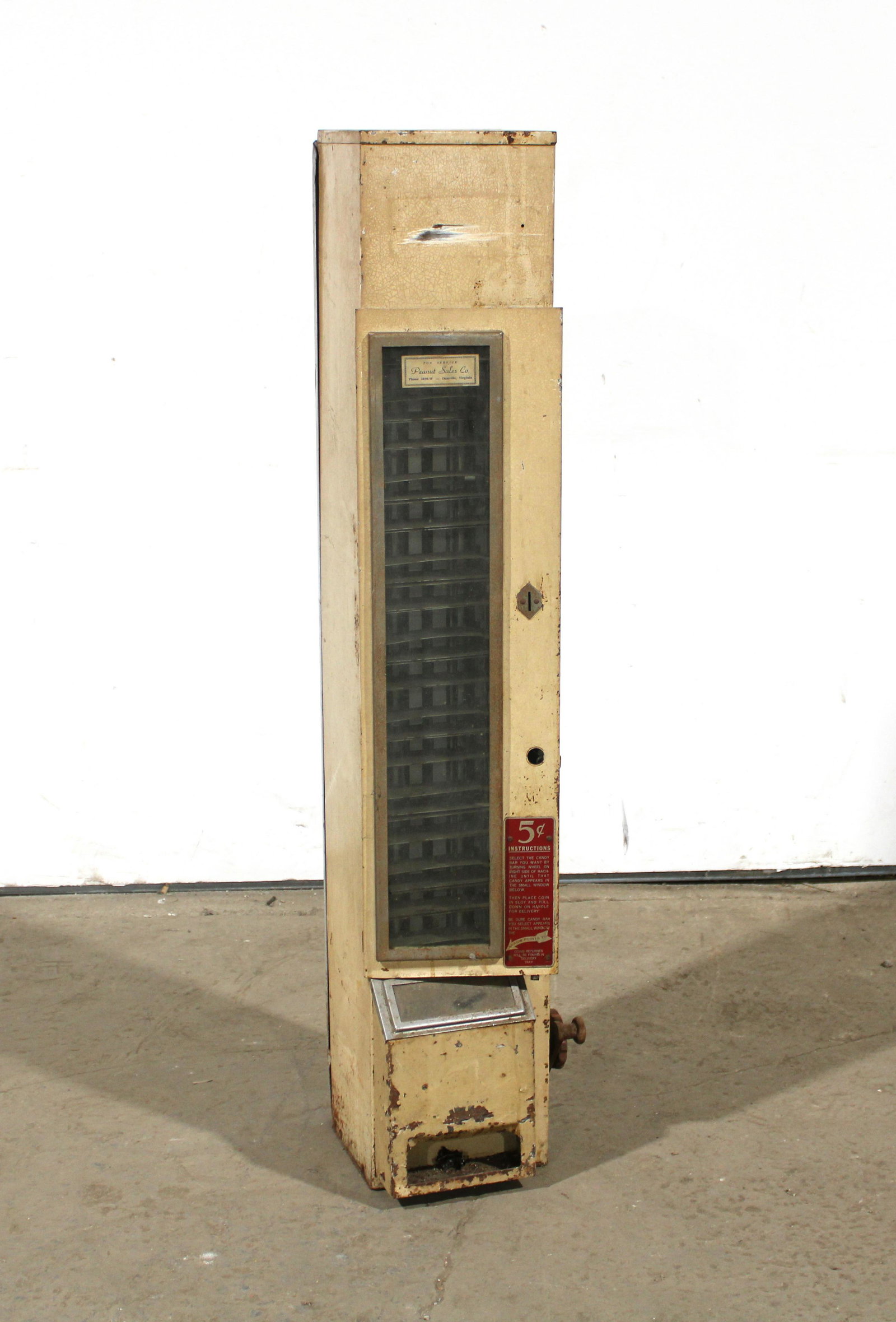 U-Select-It 5 Cent Coin Operated Vendor, Lot 1 (1 of 3)