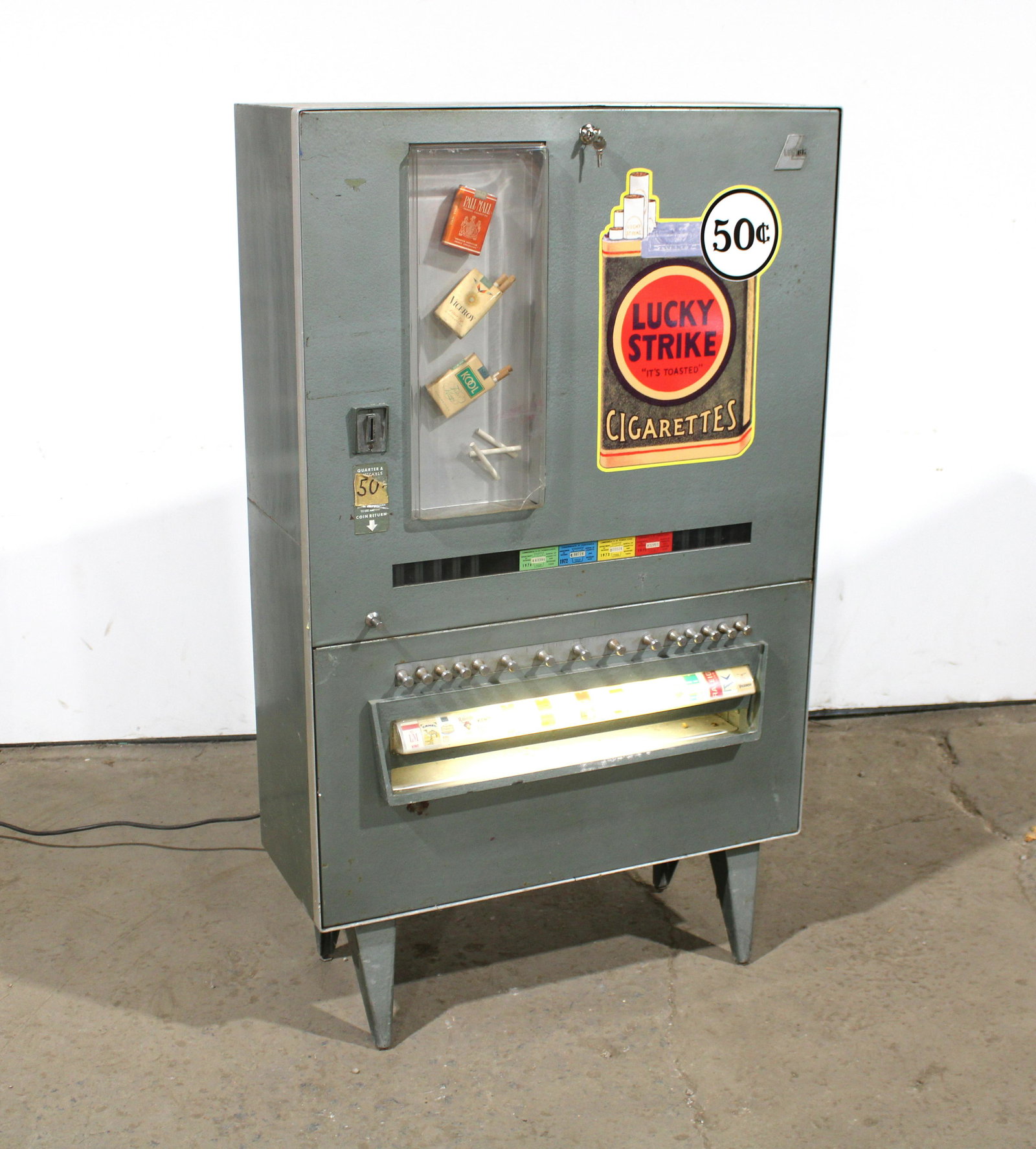 Lehigh Coin Operated Cigarette Machine (1 of 4)