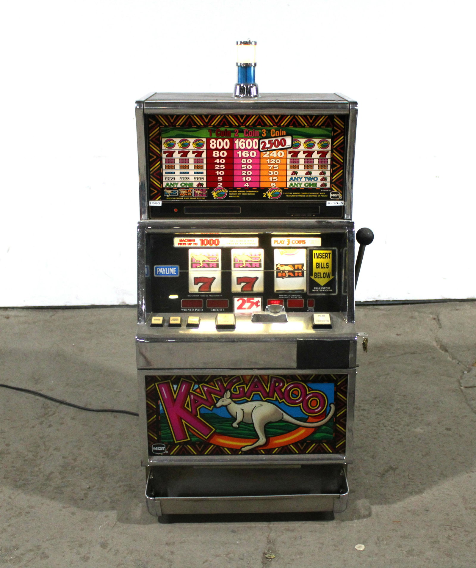 IGT Kangaroo Slot Machine (1 of 3)