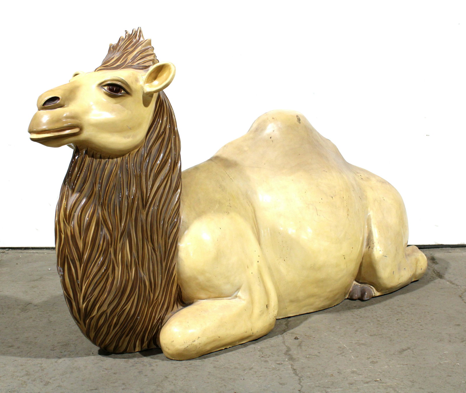 6 FT Camel From The Sahara Casino, Las Vegas: 6 FT Camel From The Sahara Casino, Las Vegas. Made of paper mache. Some scuffs and repairs made to ears. This item requires third party shipping or pickup arrangements to be made. Dimensions: 40 x 24 