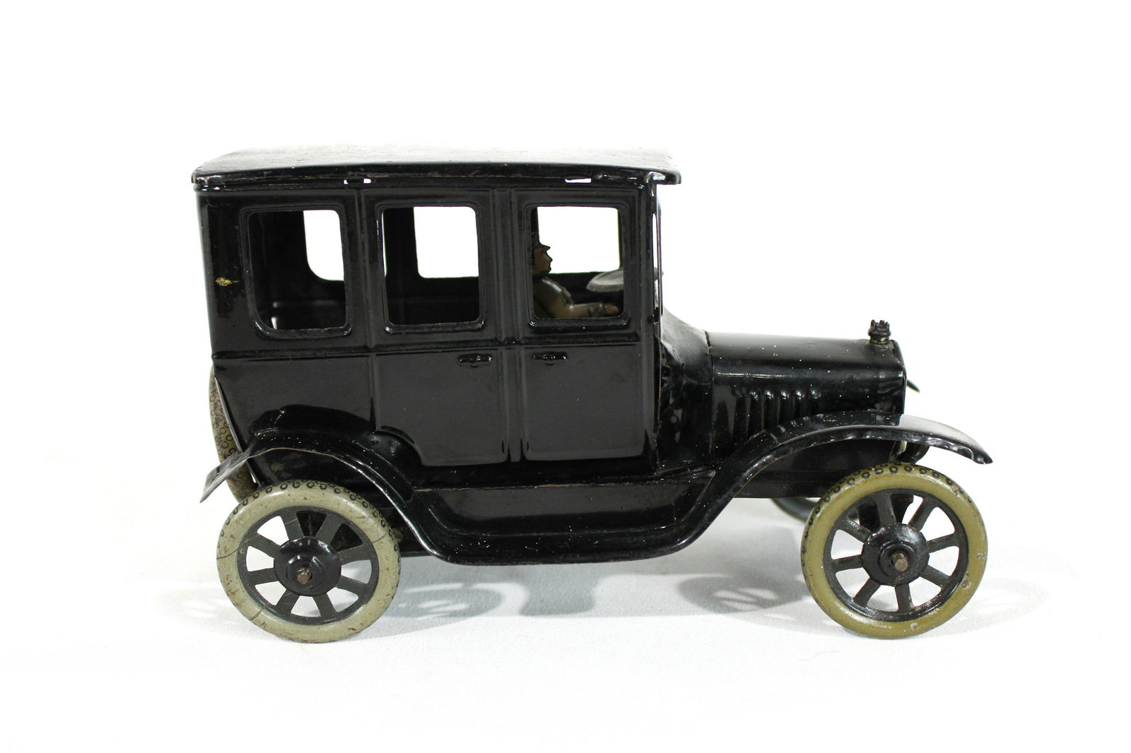1910 Bing Germany Model T Wind-Up Tin Toy (1 of 5)