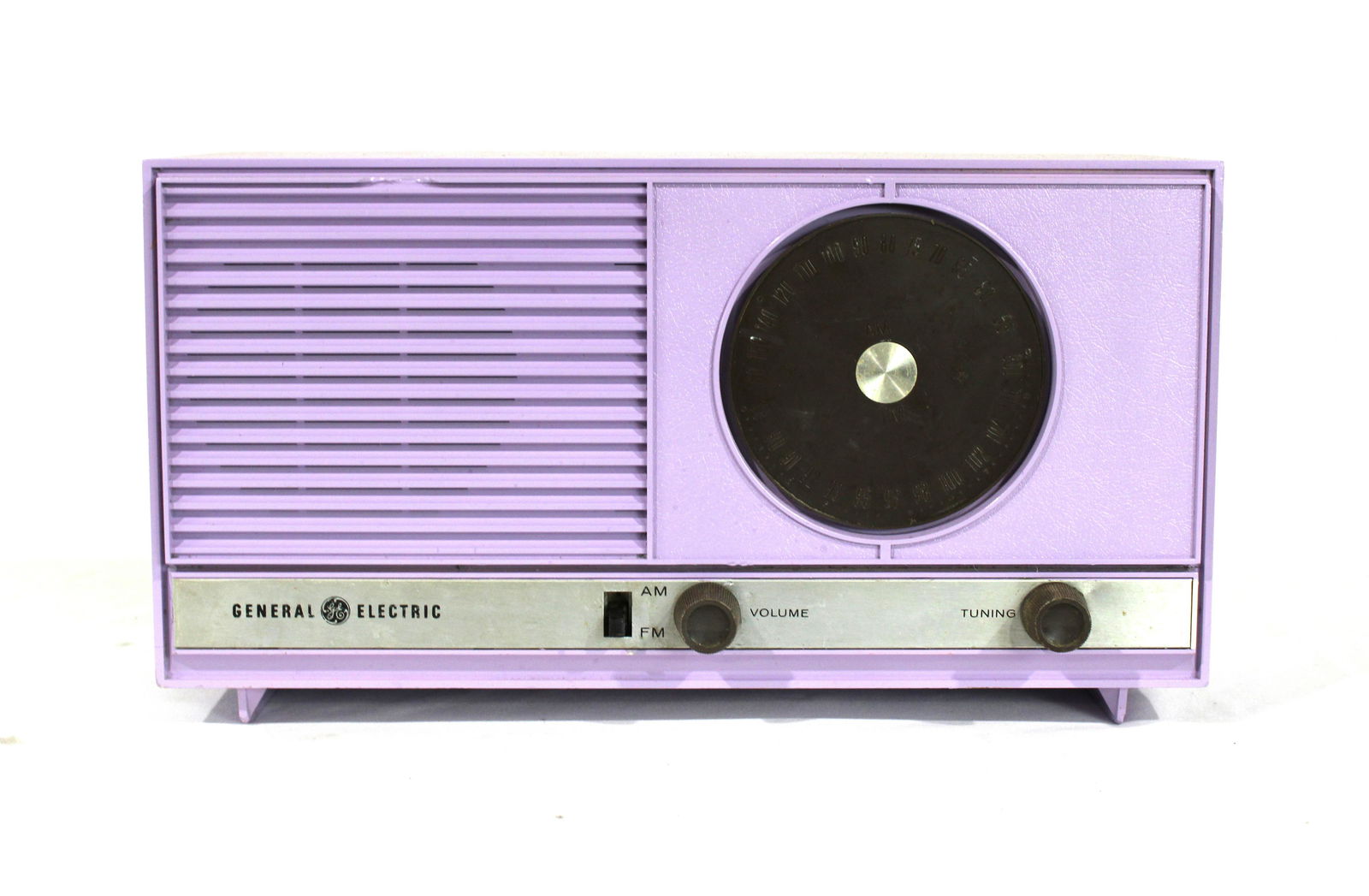 1950s General Electric AM/FM Lavender Painted Radio (1 of 3)