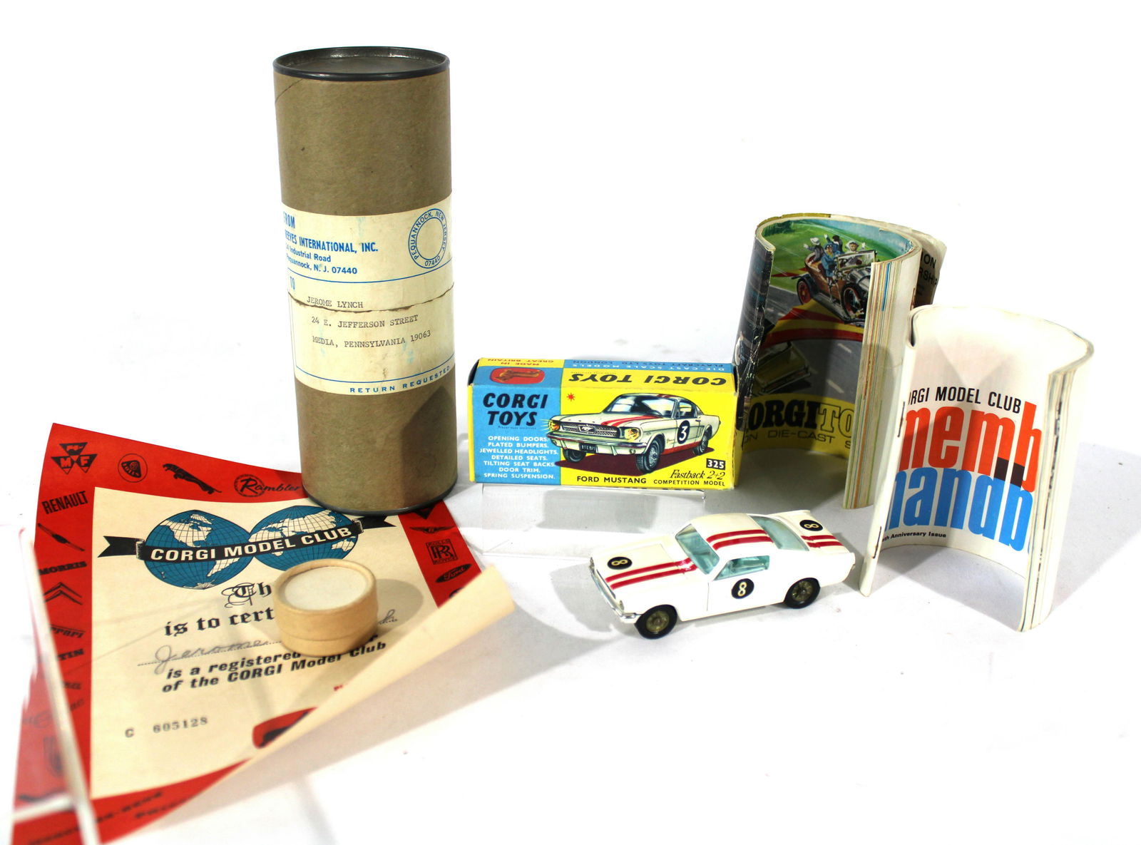 Corgi Toys Ford Mustang in Box w Handbook and Badge (1 of 6)