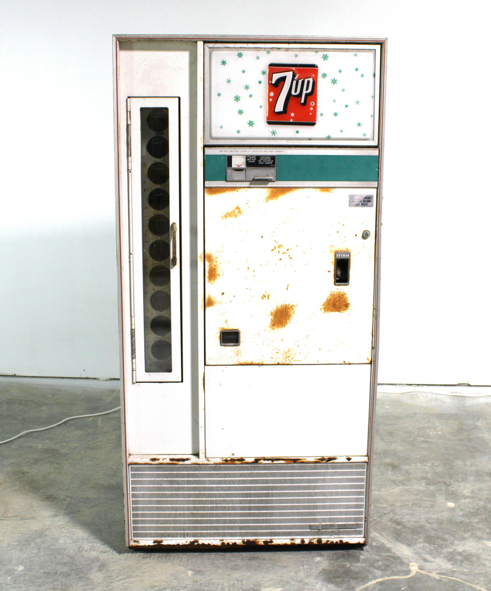 7-Up Vendorlator Coin Operated Vending Machine (1 of 5)