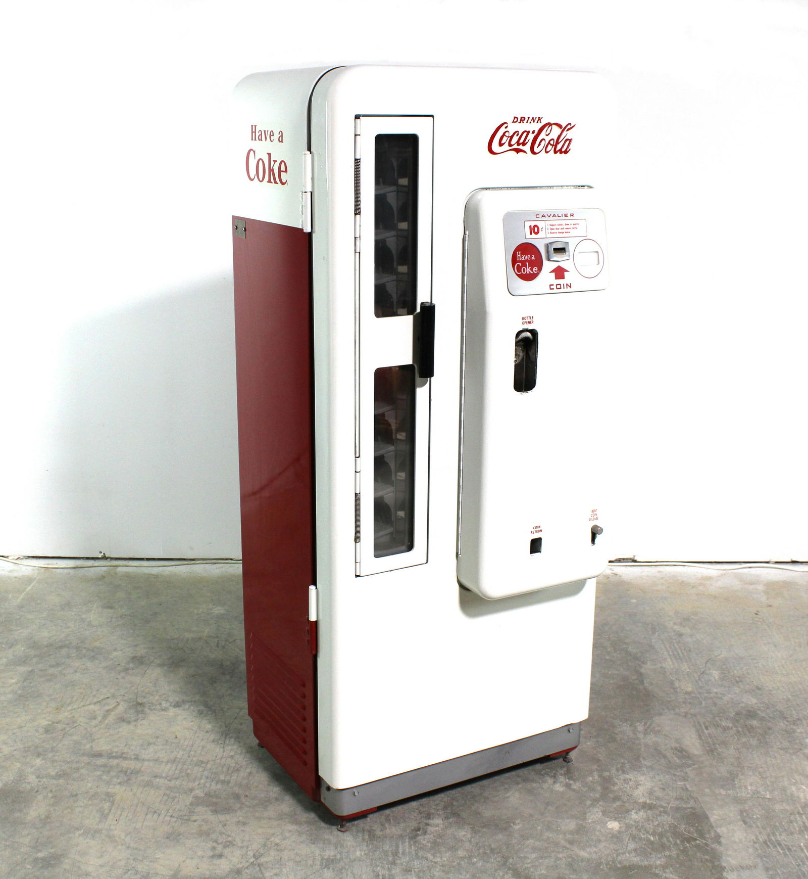 Cavalier 72 Coca Cola Coin Op Vending Machine (1 of 12)