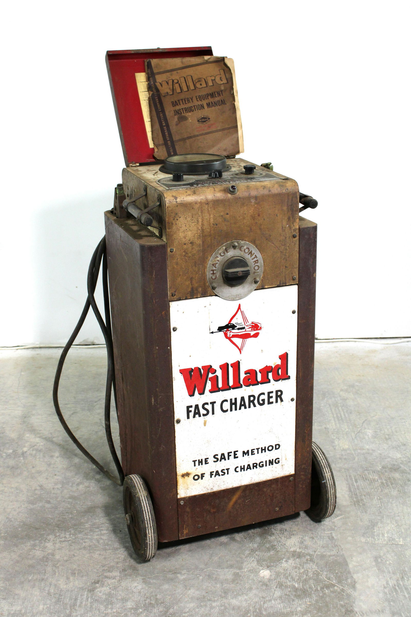 1940s Willard Car Battery Charger with Porcelain Sign (1 of 8)