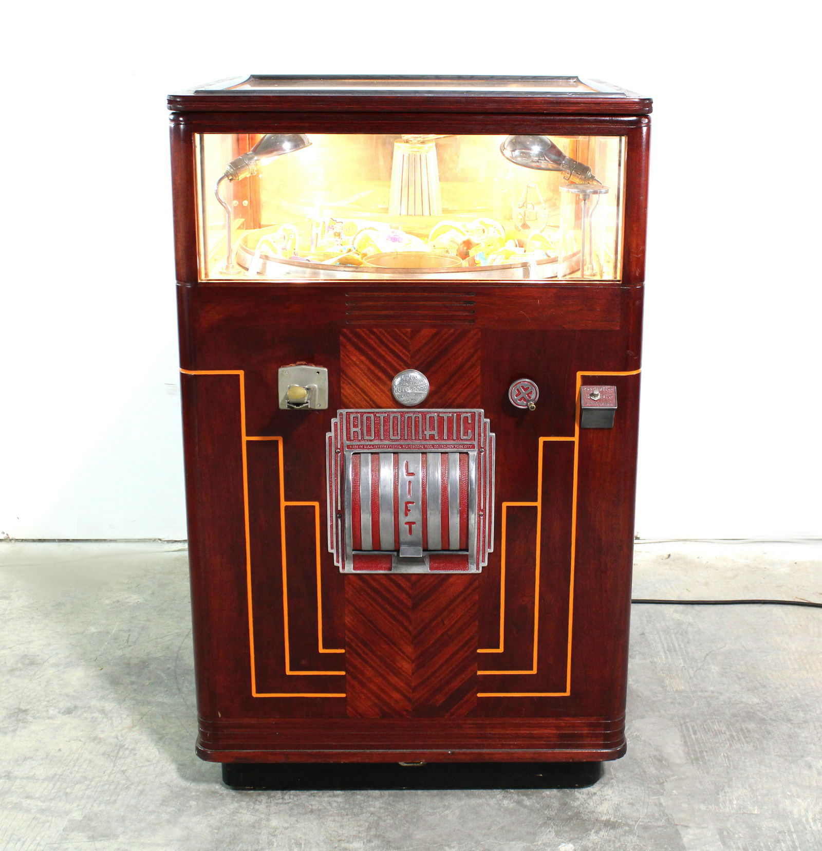 Exhibit Supply Rotary Merchandiser Crane, 1930s (1 of 8)