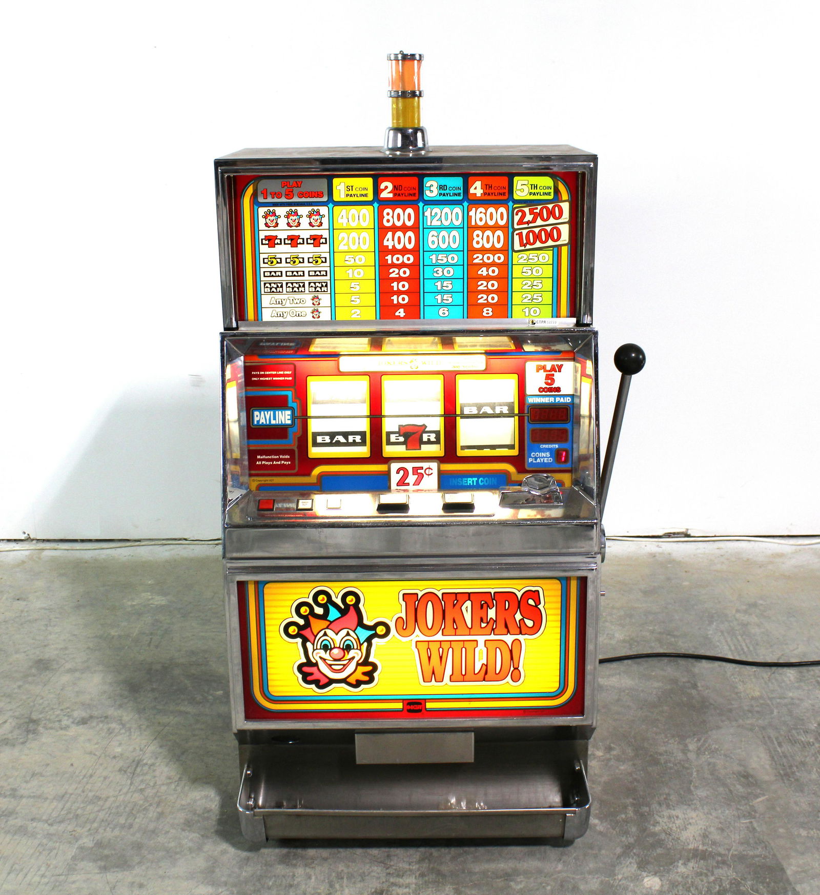 IGT Joker's Wild Slot Coin Operated Machine (1 of 3)