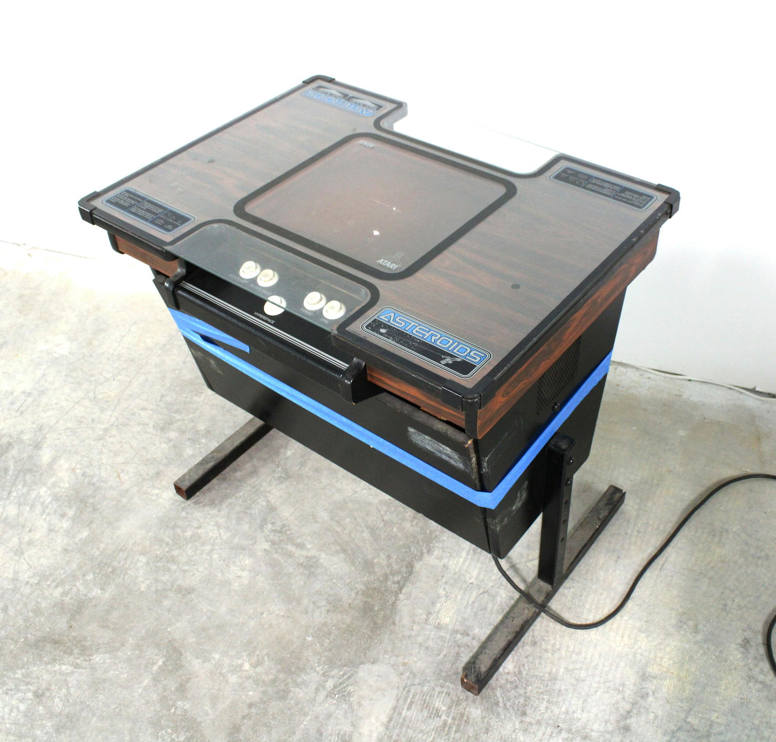 Atari Asteroids Cocktail Arcade Game (1 of 3)