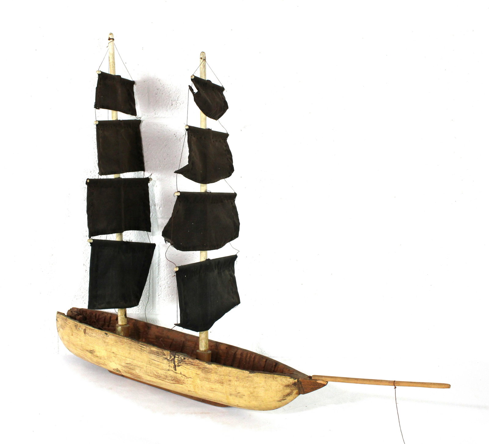 Folk Art Carved Boat from the Estate of Lois Kelso Hunt: Folk Art Carved Boat from the Estate of Lois Kelso Hunt. This item requires third party shipping or pickup arrangements to be made. Dimensions: 27 x 5 x 33