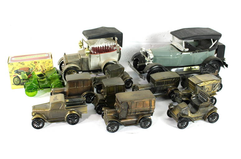 Promo Antique Car Banks and Decanters Sep 16, 2021 Jaybird Auctions