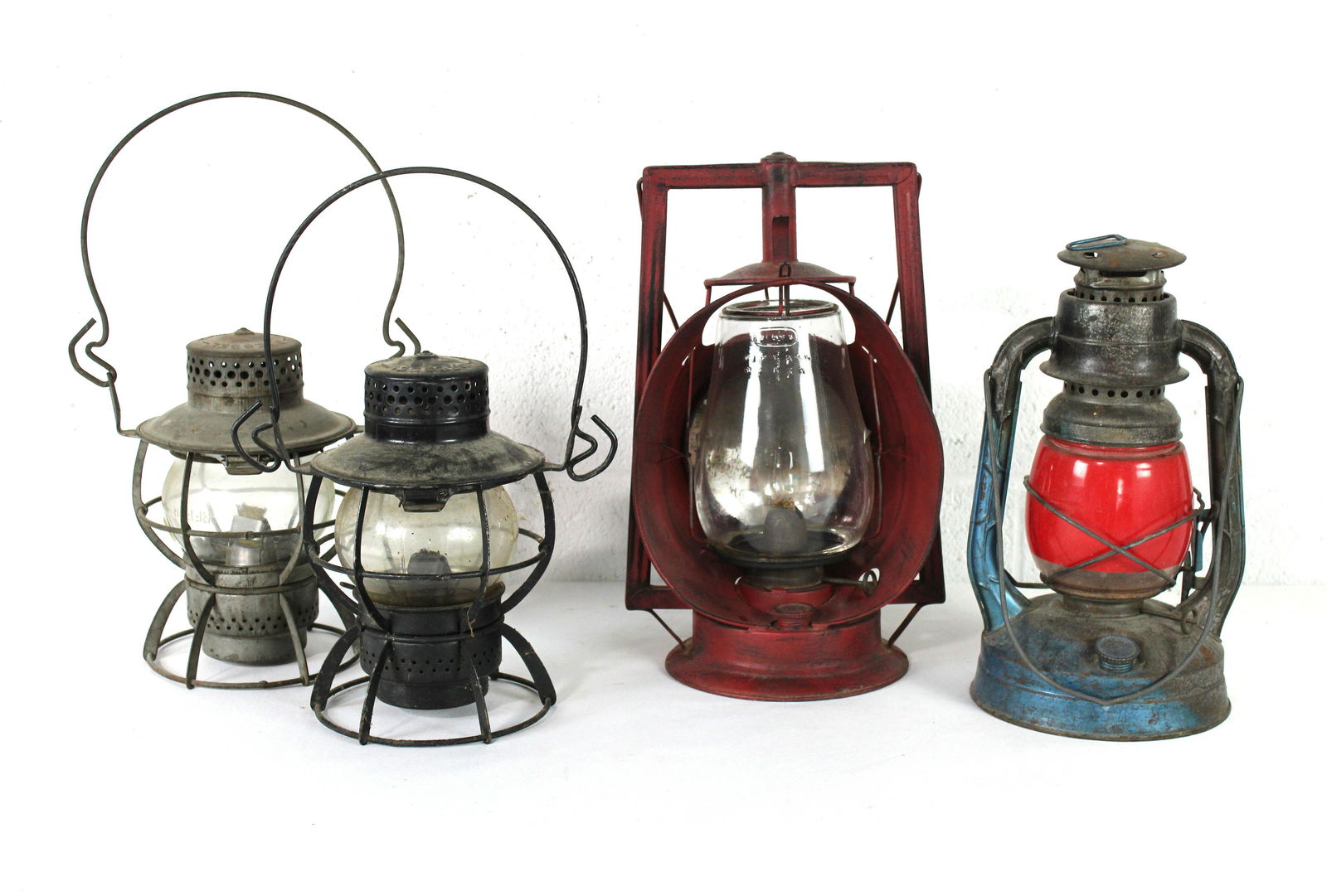 Assorted Railroad Lanterns inc. Dressel (1 of 1)
