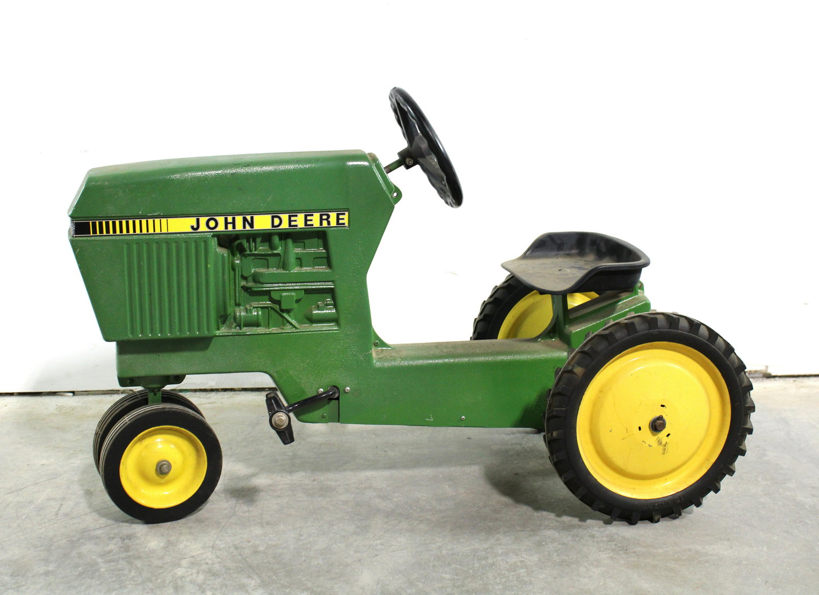 John Deere Kiddie Pedal Car (1 of 2)