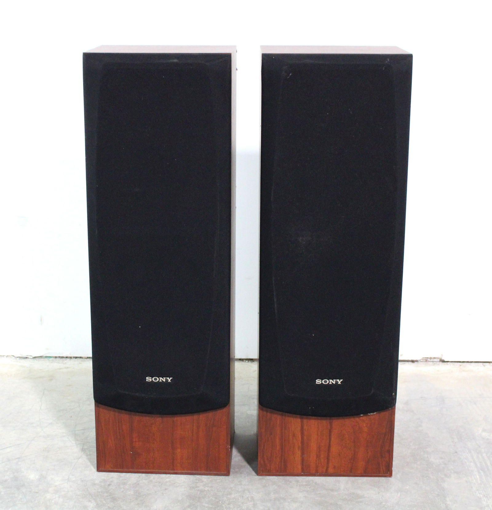 Pair of Sony Speakers (1 of 3)