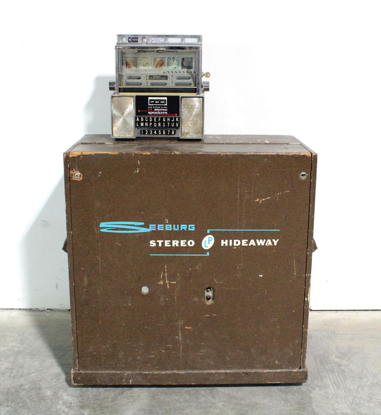 Seeburg Hideaway Jukebox with Wallbox (1 of 5)