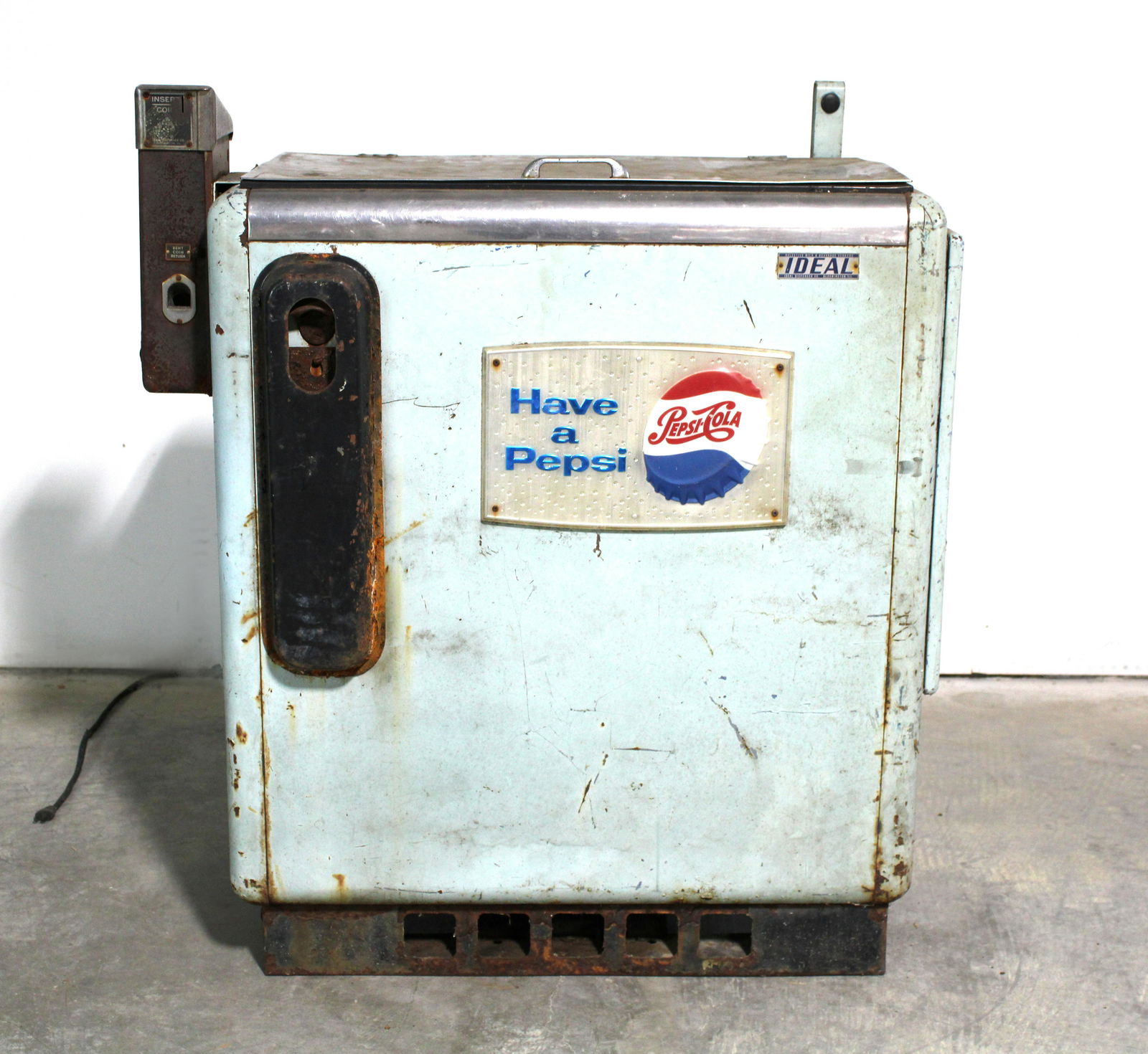 Ideal Pepsi Chest Cooler with Cap Catcher (1 of 5)