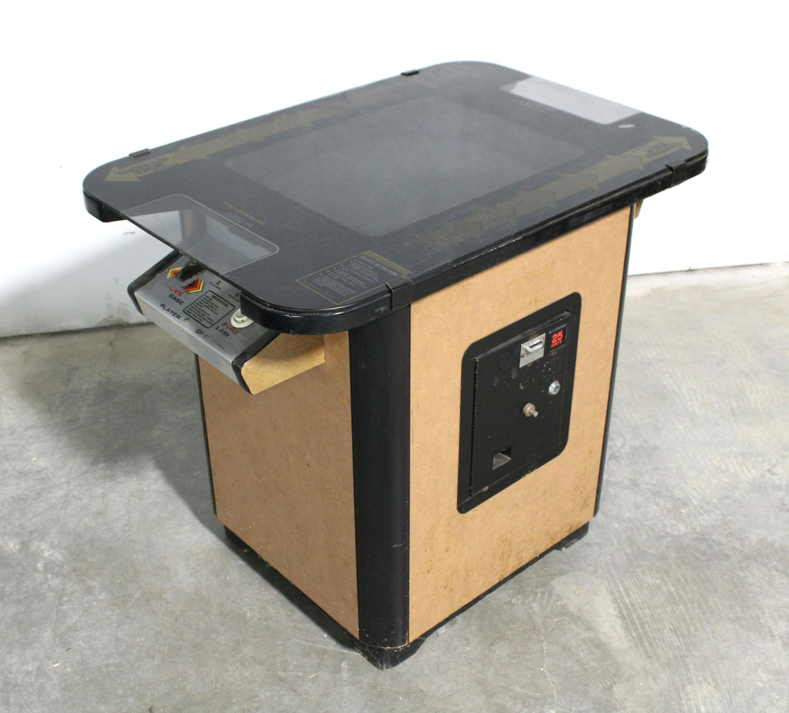 Midway Space Invaders Cocktail Arcade (1 of 4)