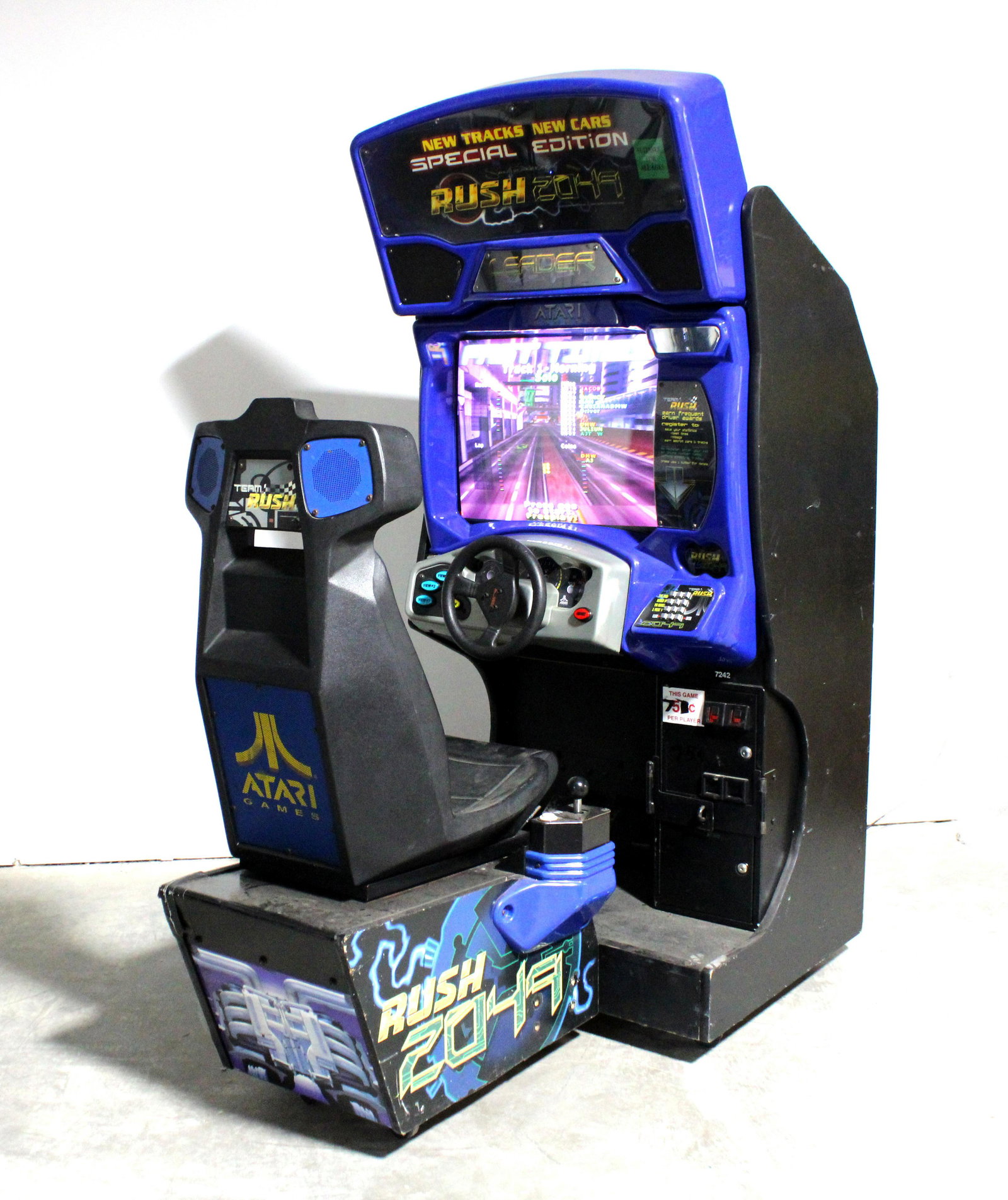 San Francisco Rush 2049 Sit Down Racing Arcade (1 of 3)
