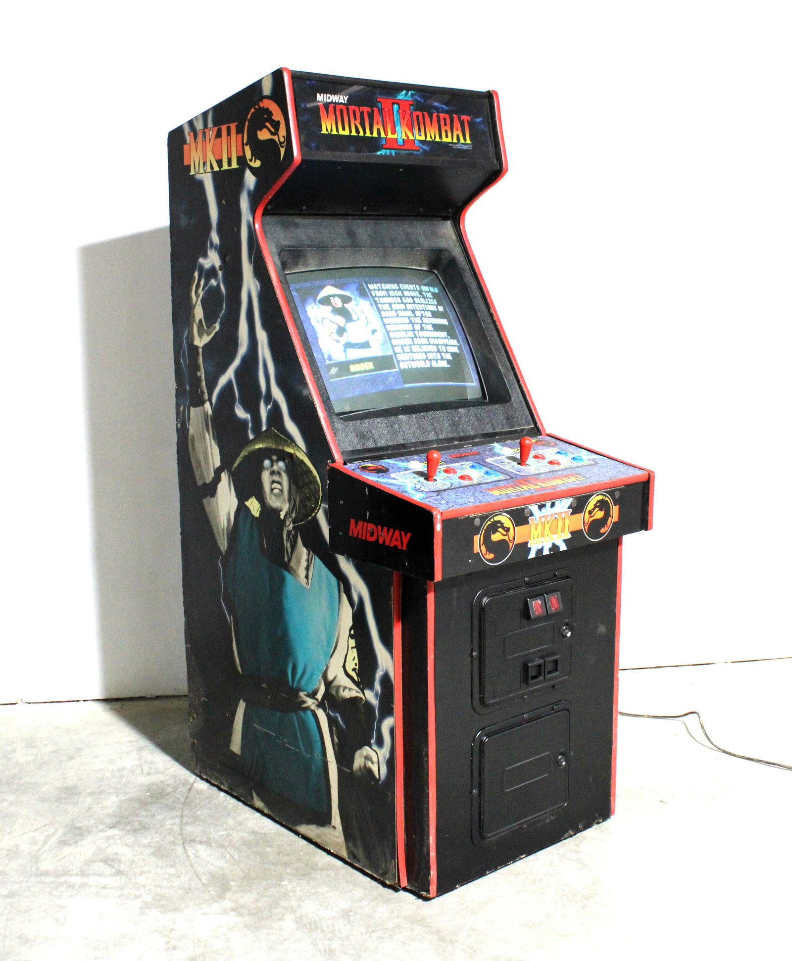 Midway Mortal Kombat II Arcade Game (1 of 6)