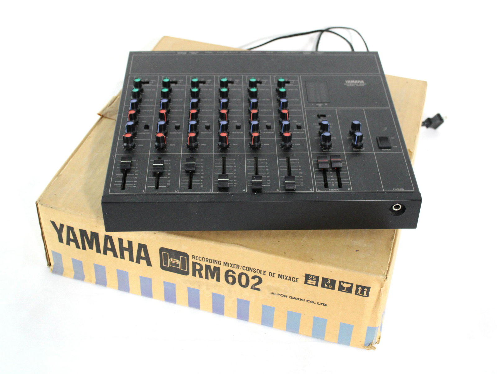 Yamaha Recording Mixer RM602 (1 of 2)