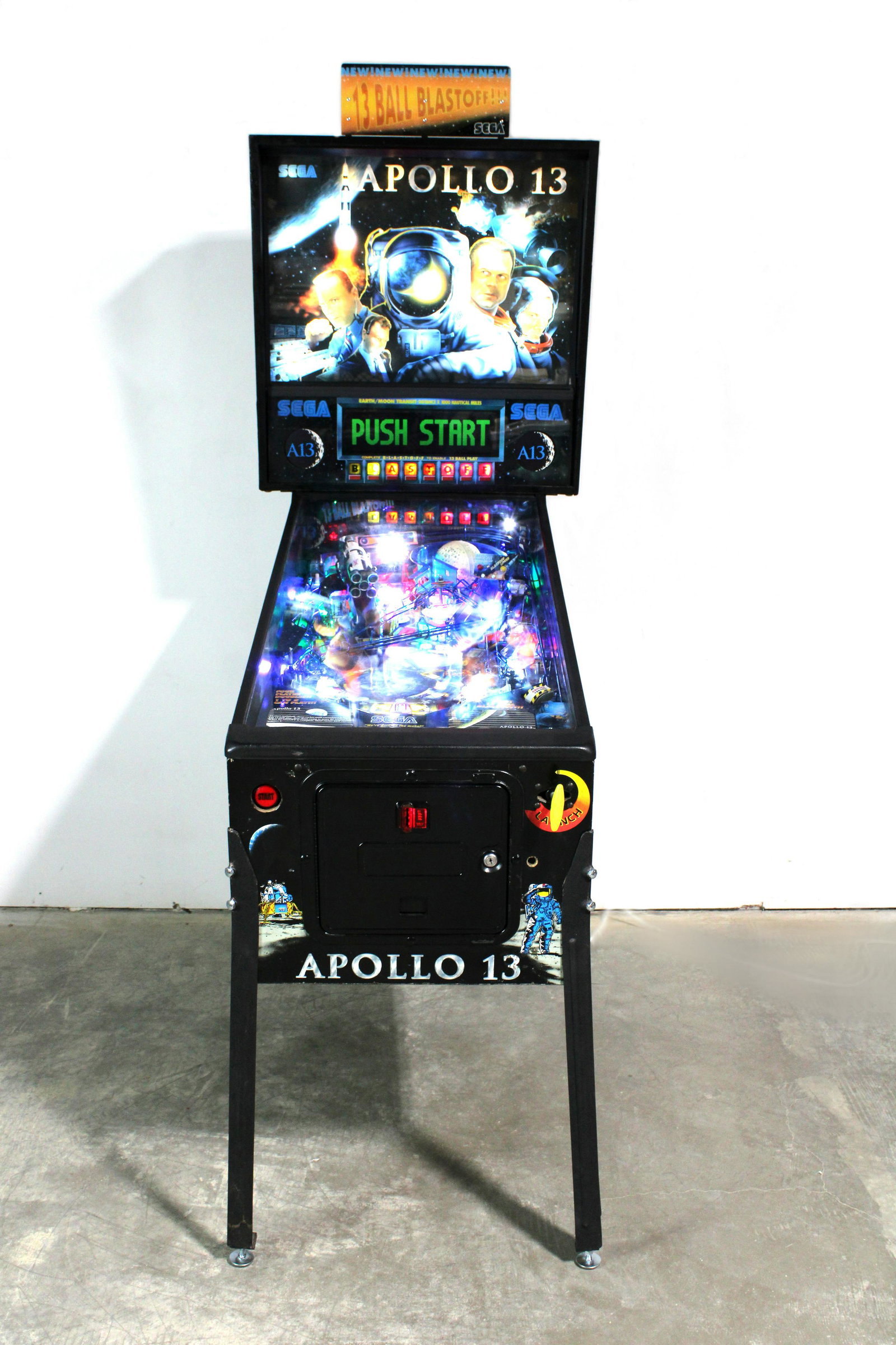 Sega Apollo 13 Pinball Machine (1 of 9)