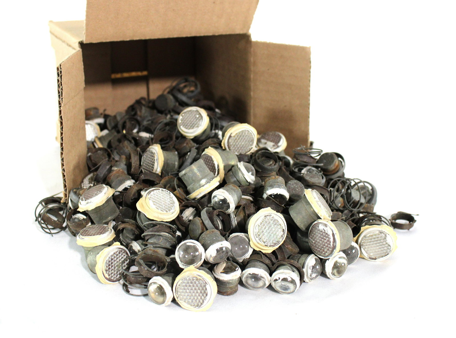 Glass and Reflective Cat Eyes For Advertising Signs: Glass and Reflective Cat Eyes For Advertising Signs. In-house shipping available. Dimensions of Box: 5 x 6.5 x 5