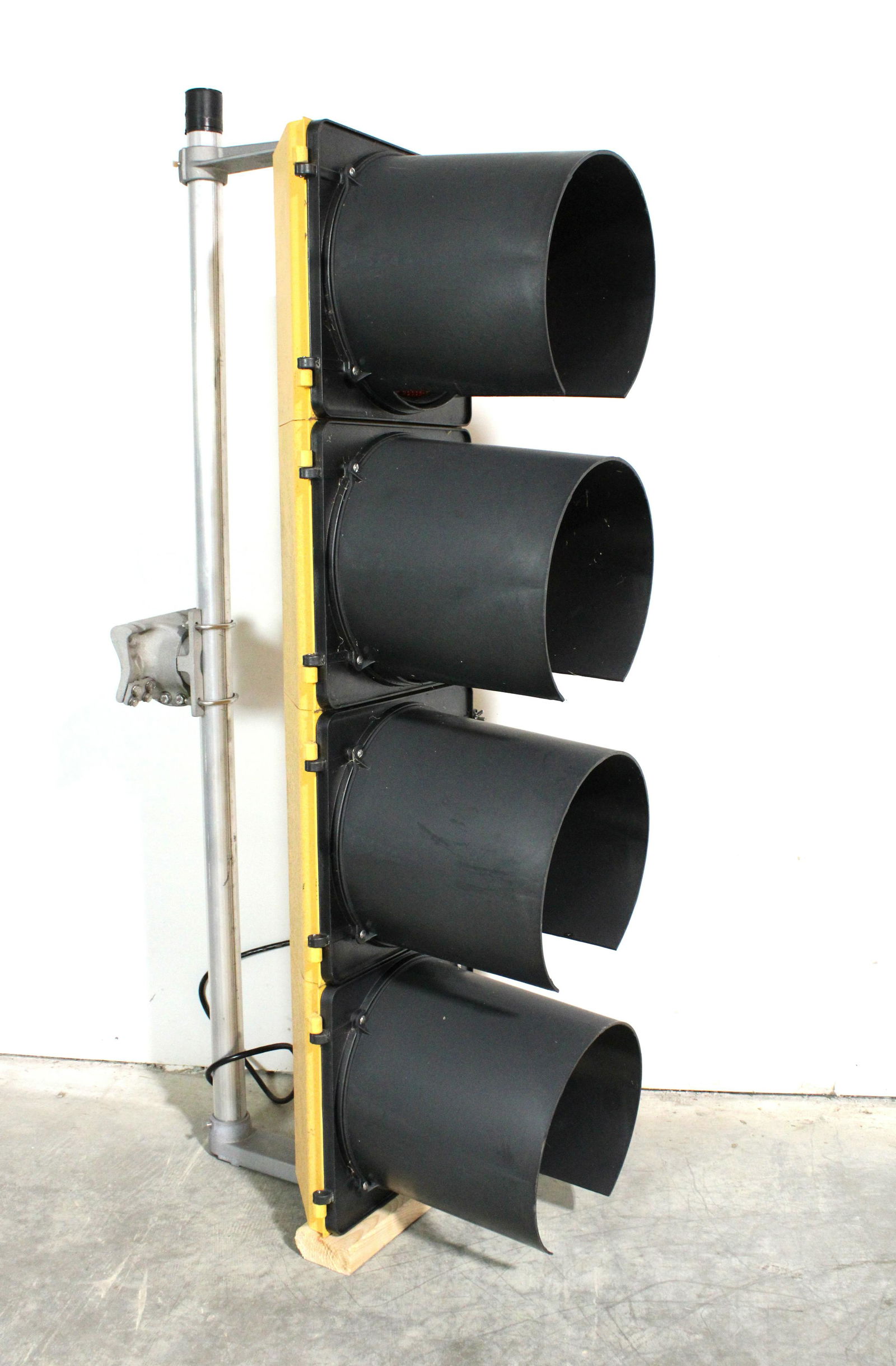 Four Light Traffic Stop Light (1 of 3)