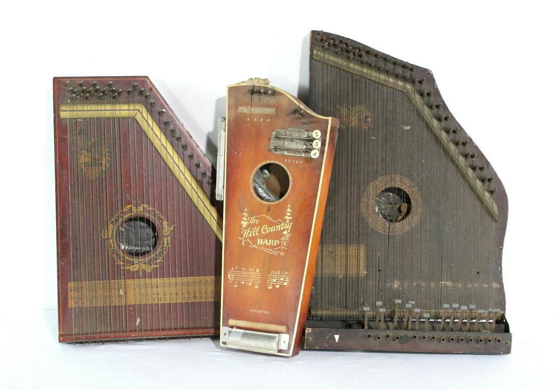 Antique Autoharps for Decoration or Repair: Antique Autoharps for Decoration or Repair. This item requires third party shipping or pickup arrangements to be made. Dimensions of One: 22.5 x 14 x 4