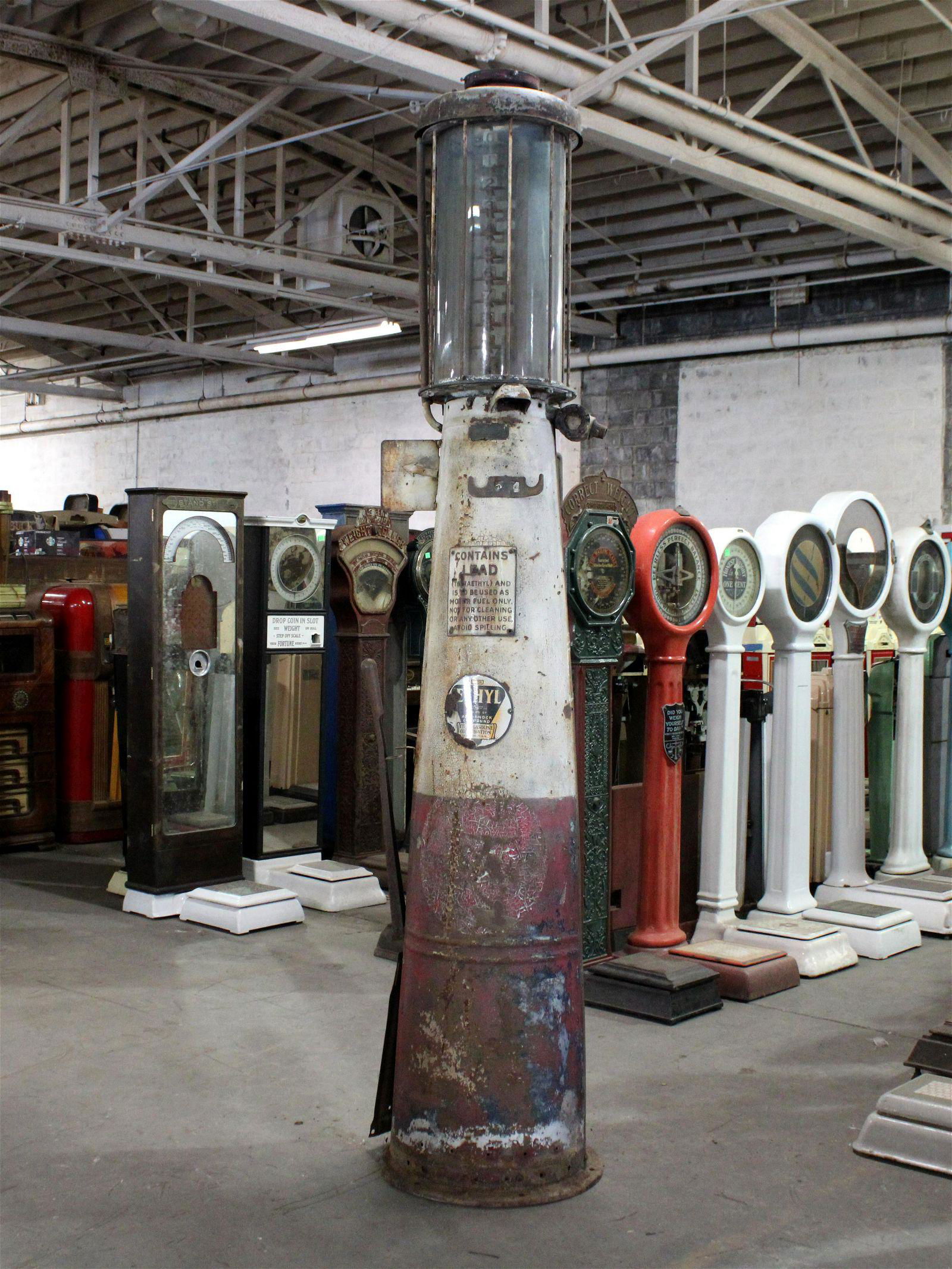 9 Ft Visible 10 Gallon Gas Pump (1 of 6)