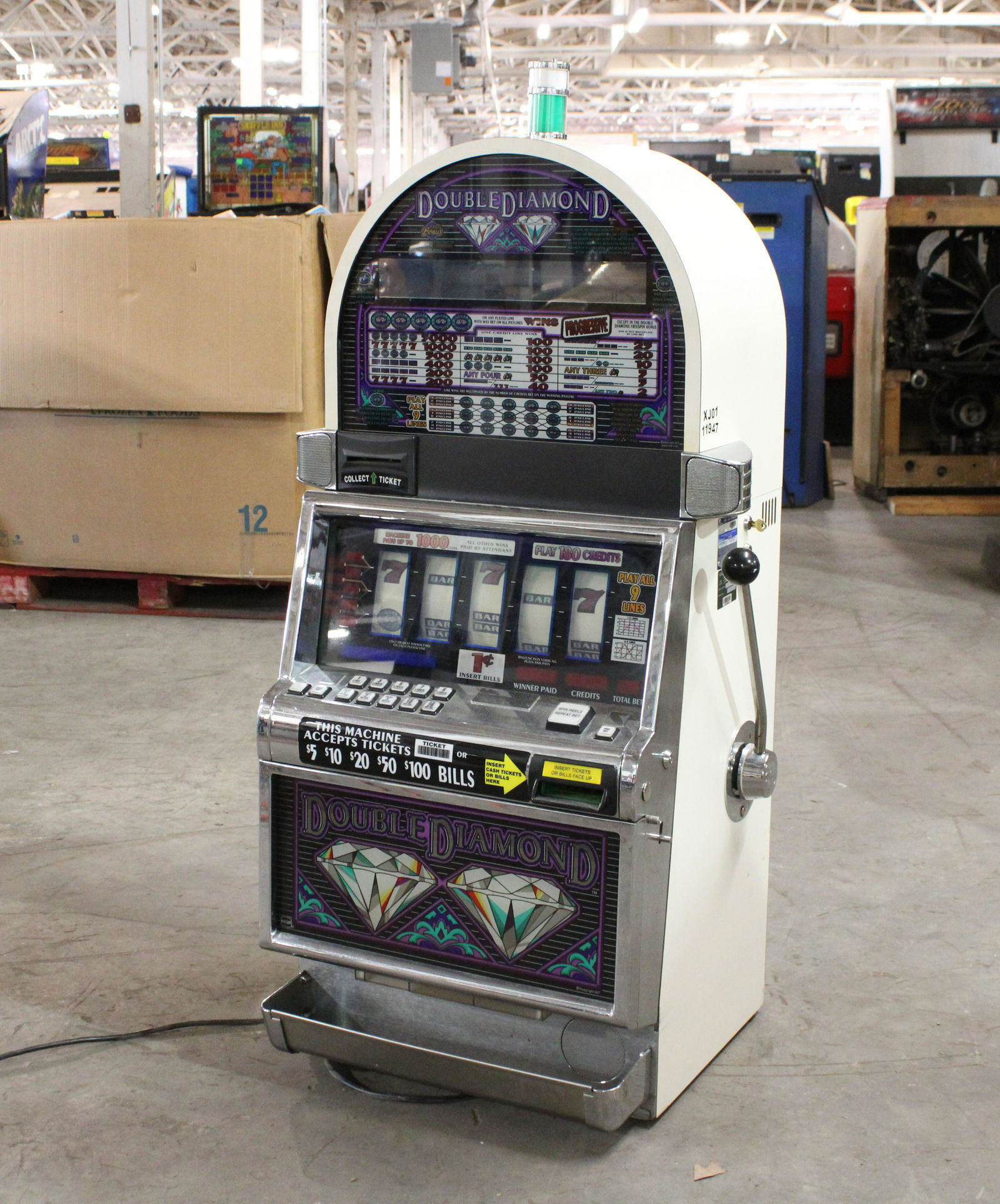IGT Double Diamond Five Reel Slot Machine (1 of 2)