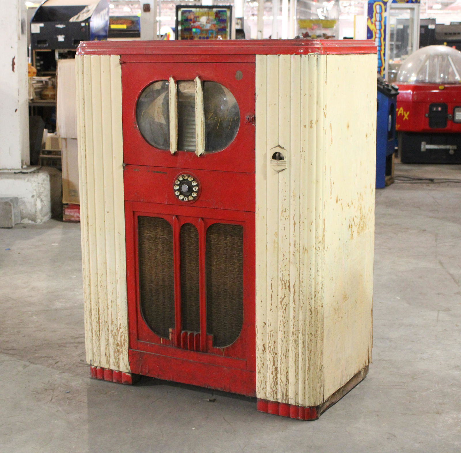 Mills Zephyr Coin Operated Jukebox (1 of 3)