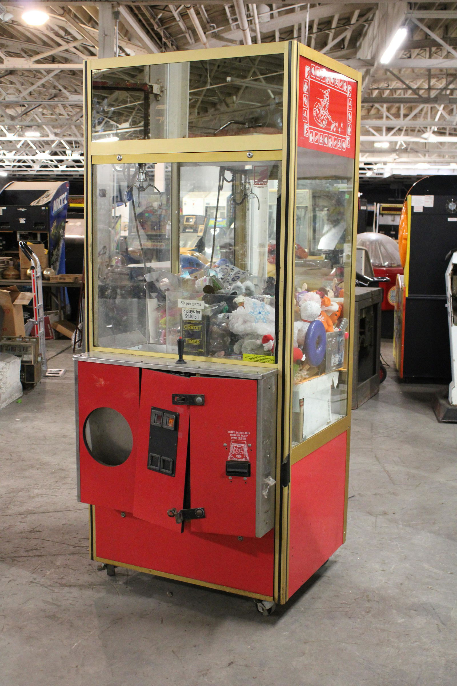 Big Choice Crane Prize Game (1 of 3)