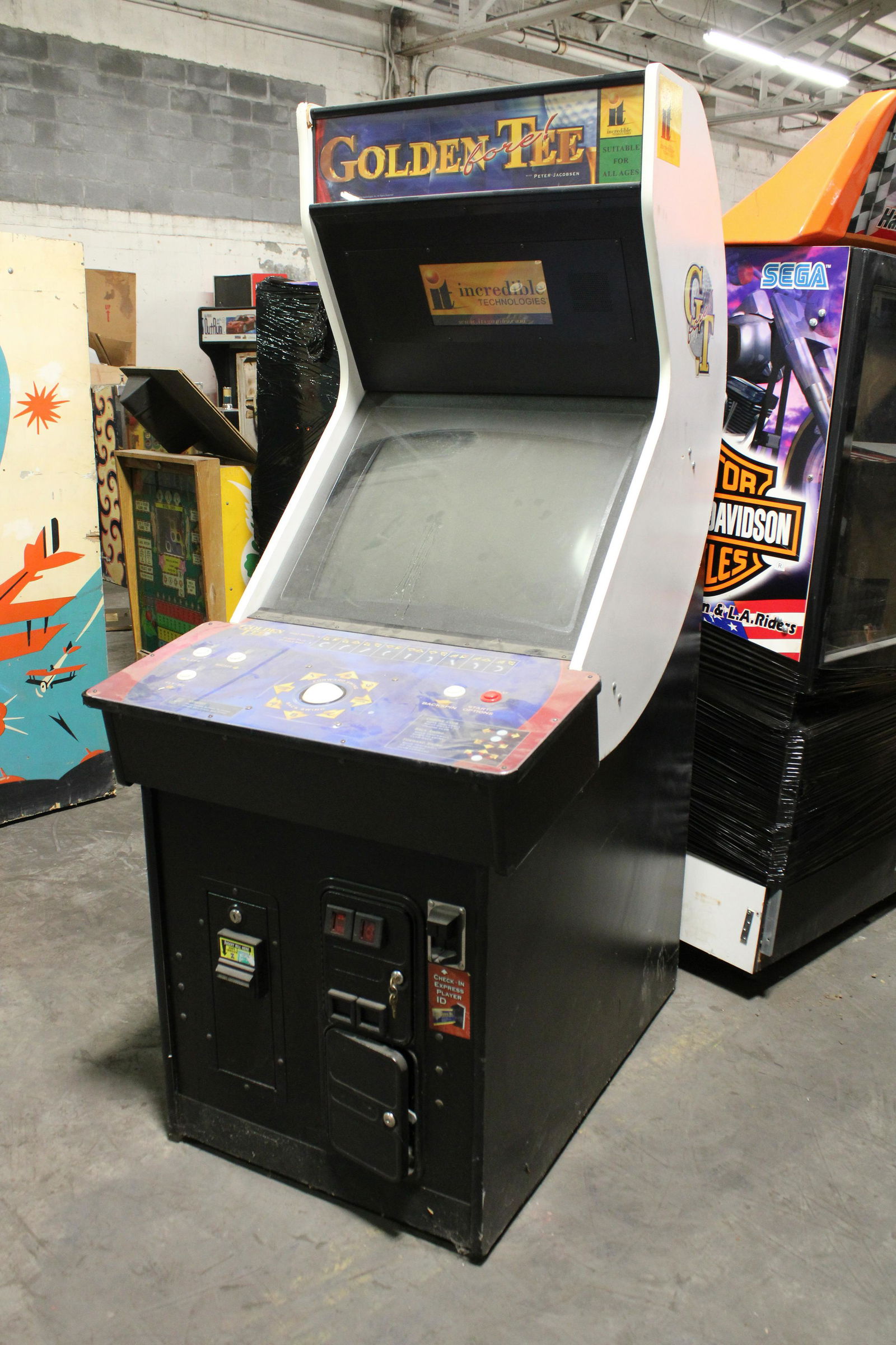 IT Golden Tee Arcade Game (1 of 3)