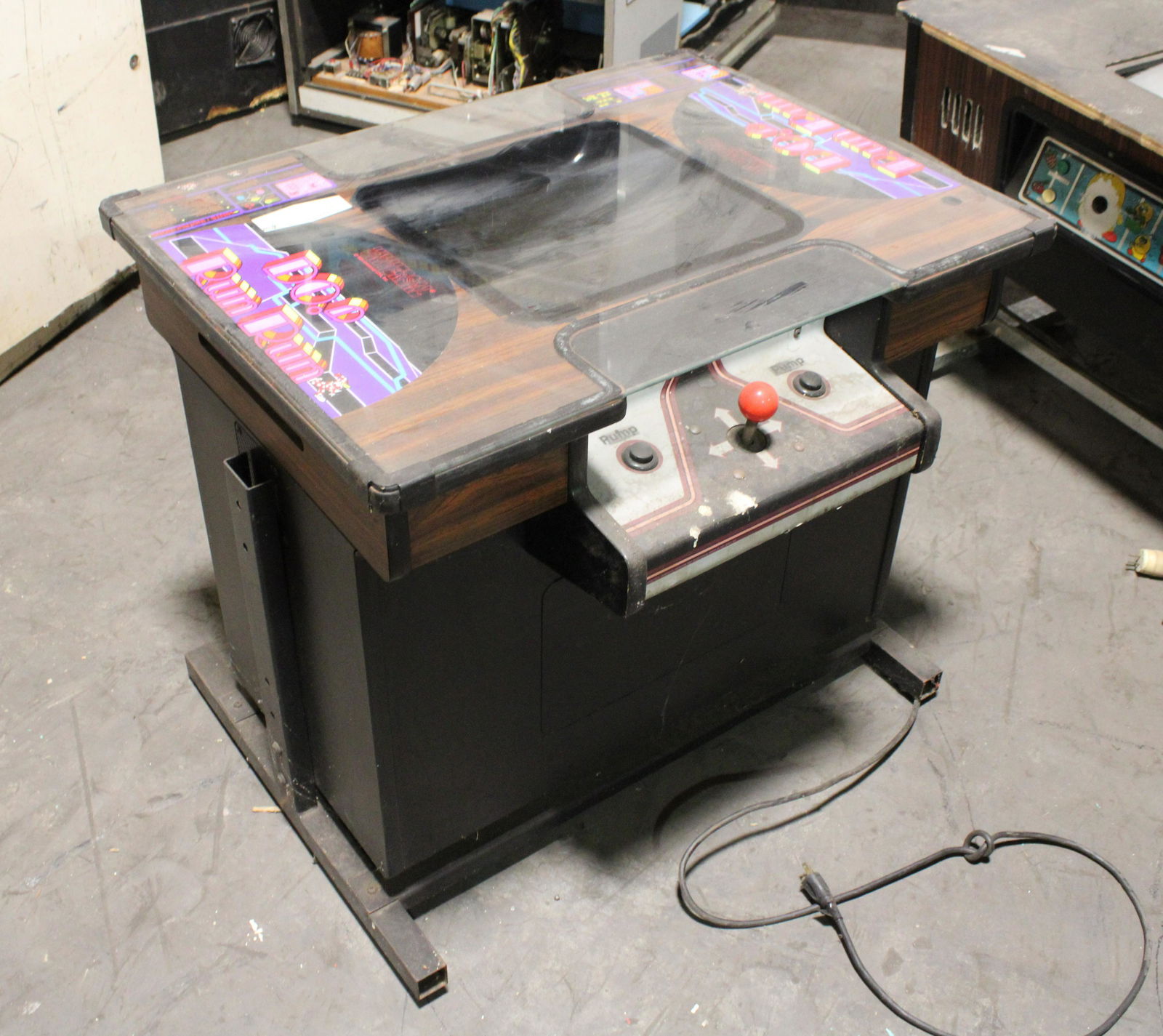 Universal Do Run Run! Cocktail Arcade Machine (1 of 2)