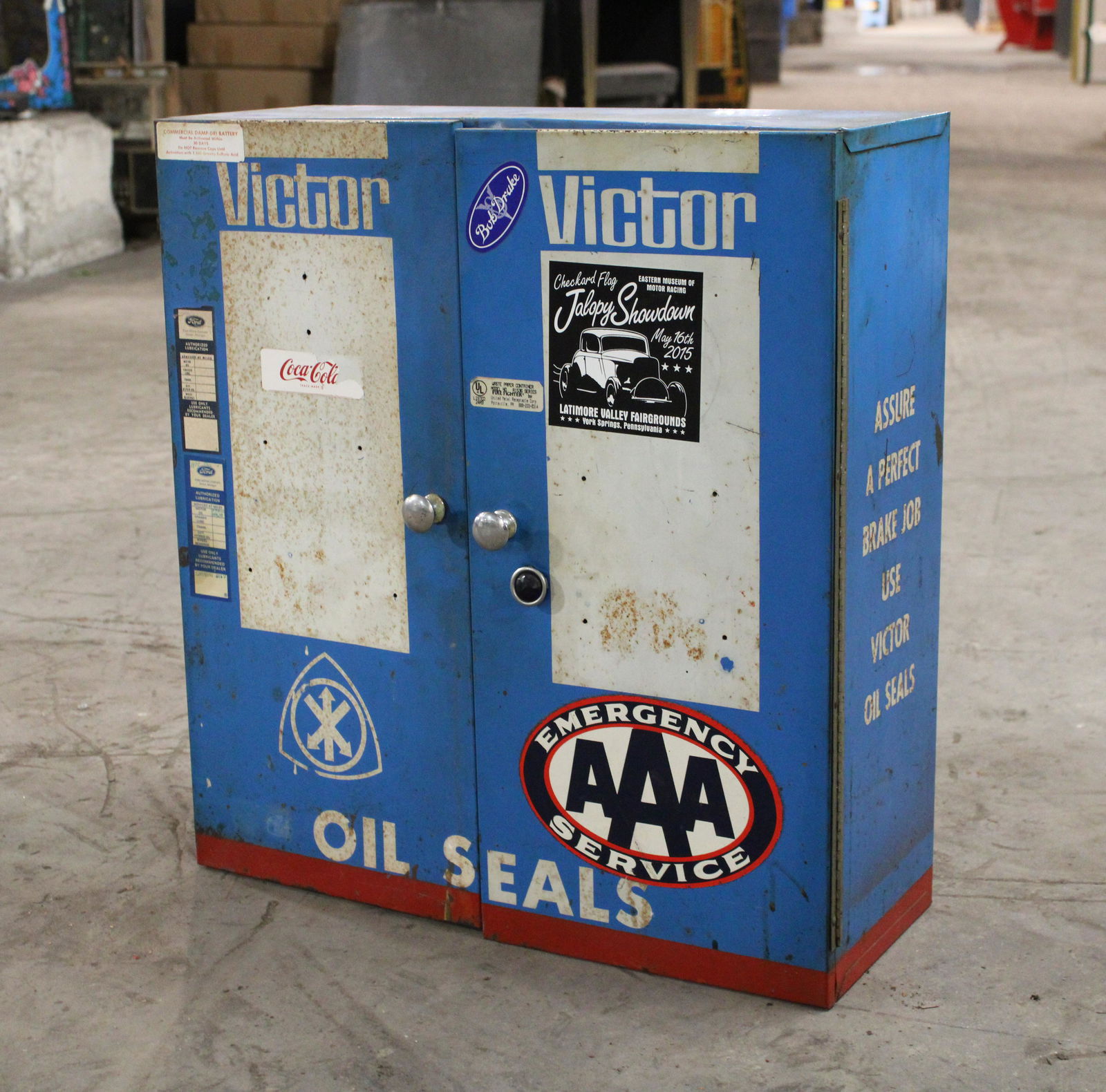 Victor Oil Seals Cabinet (1 of 3)