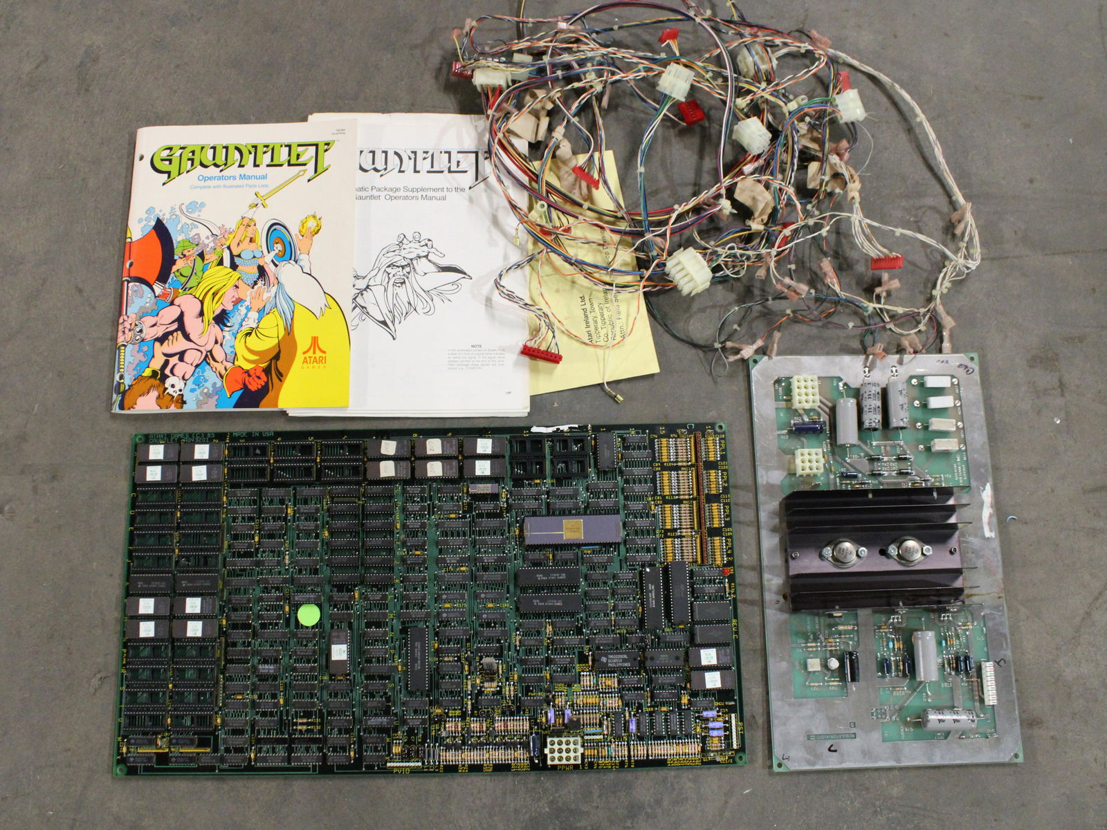 Atari Gauntlet Boards, Manual and Wiring (1 of 3)