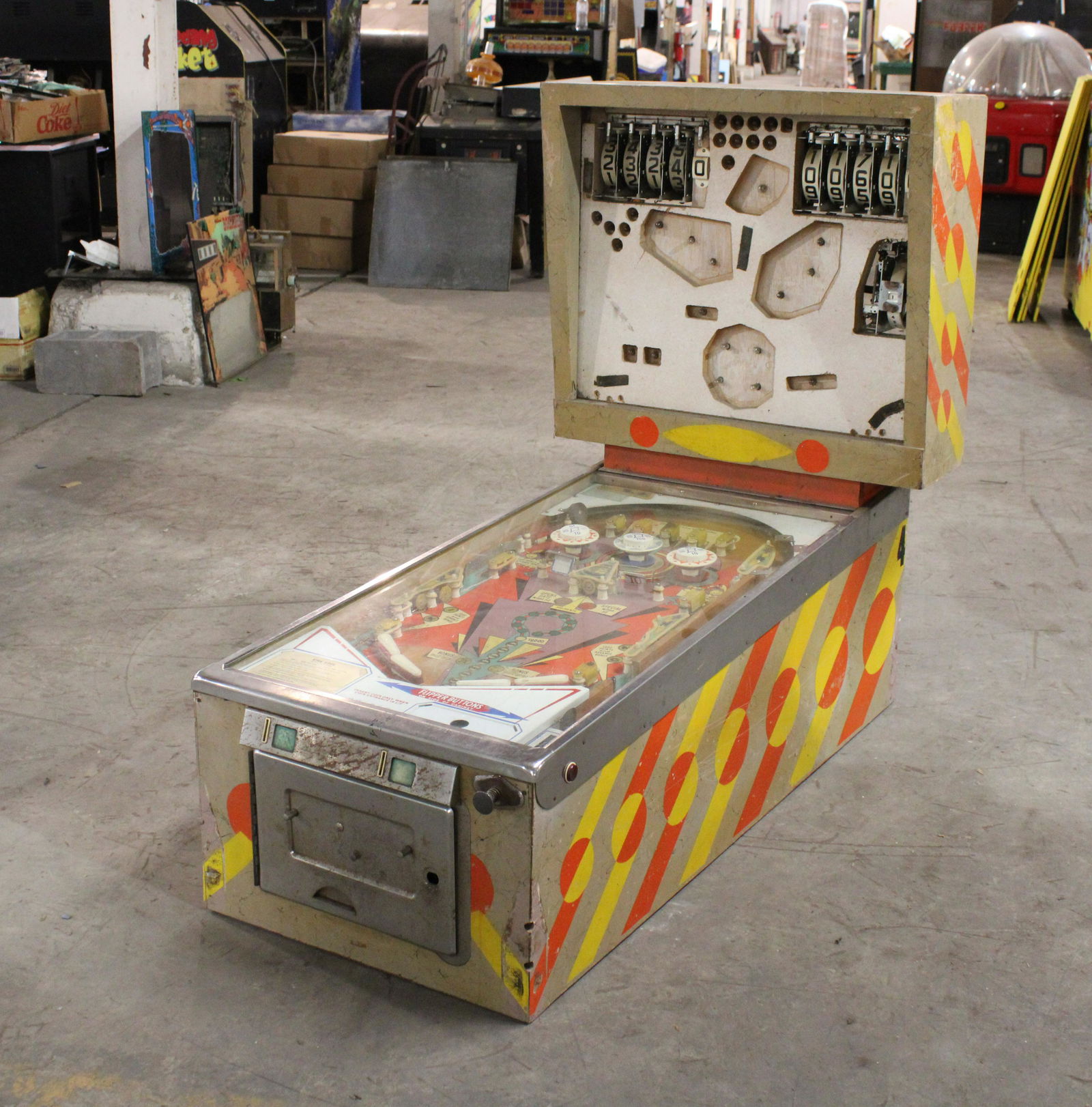 Gottlieb King Kool Pinball Machine (1 of 4)