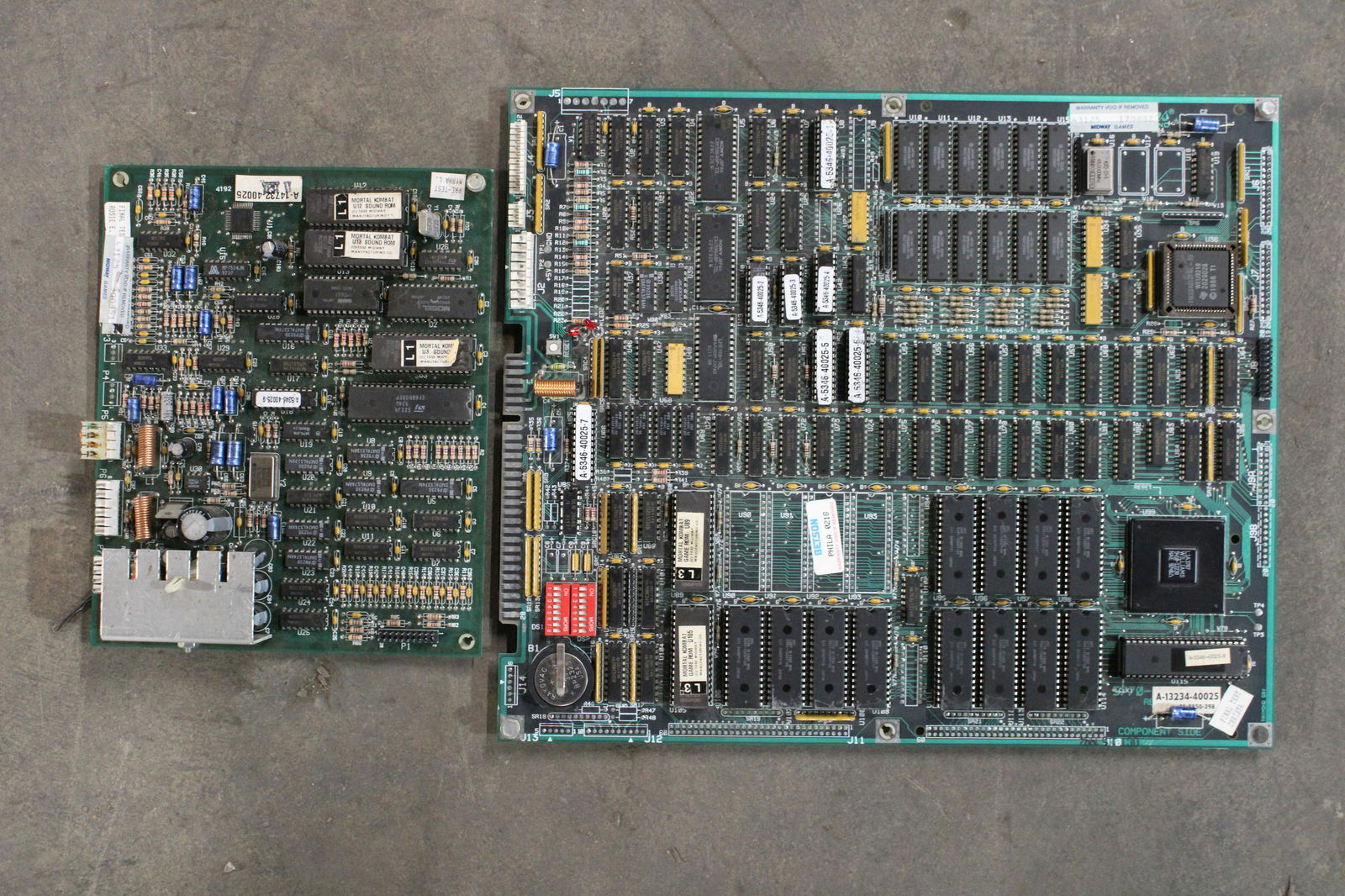 Midway Mortal Kombat Arcade Game Board Set (1 of 1)